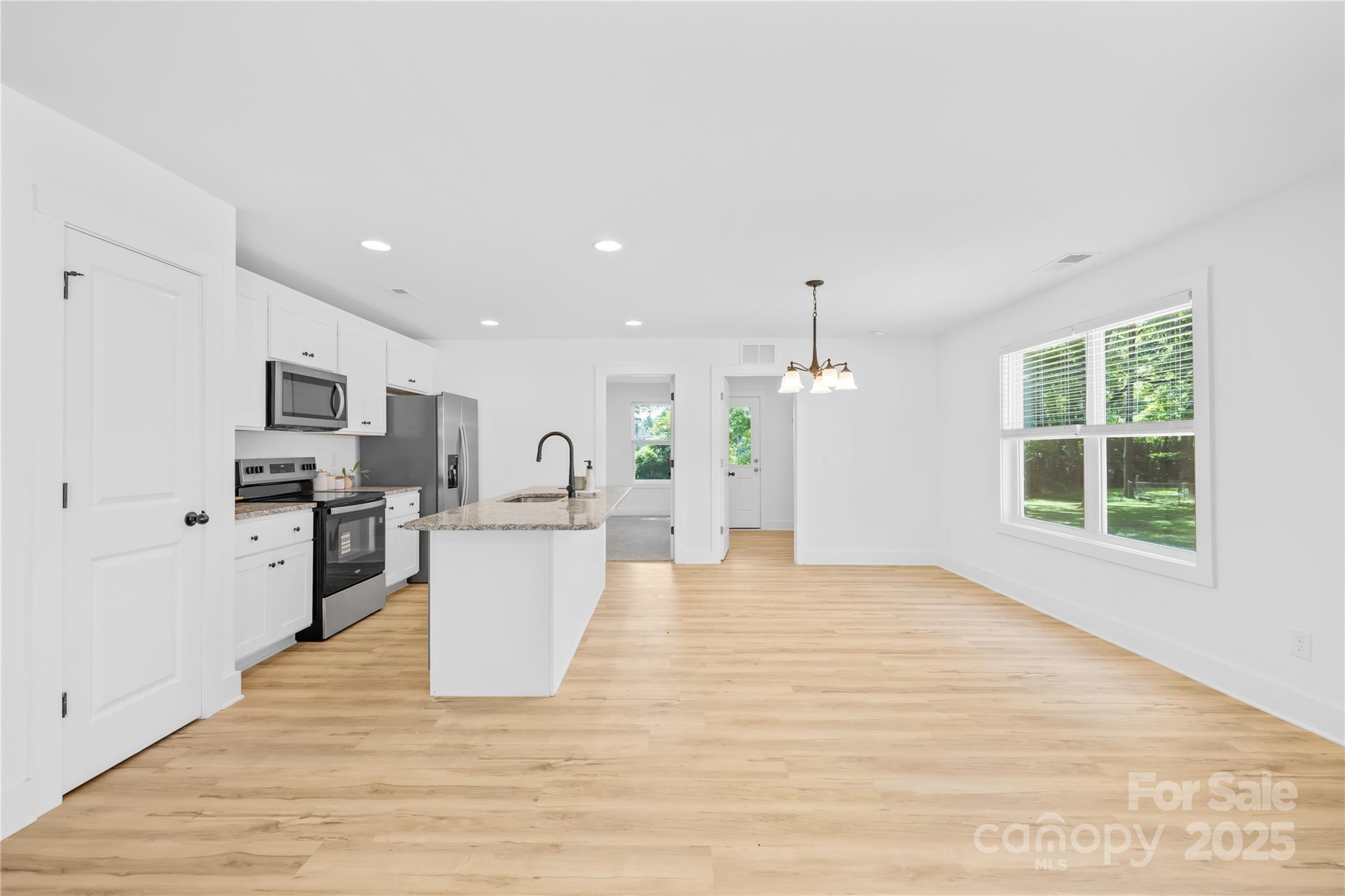 807 S Bostian Street Property Photo 7