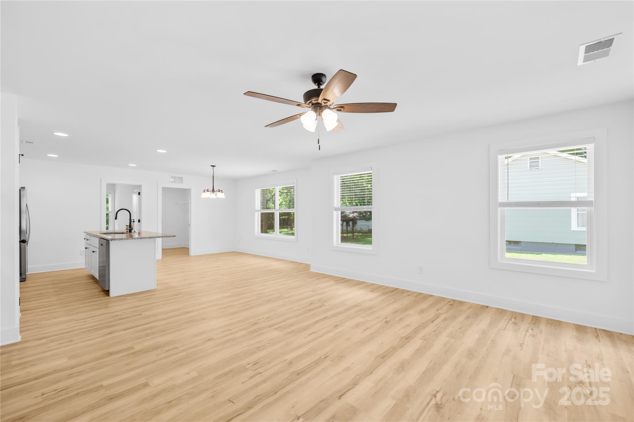 807 S Bostian Street Property Photo 12
