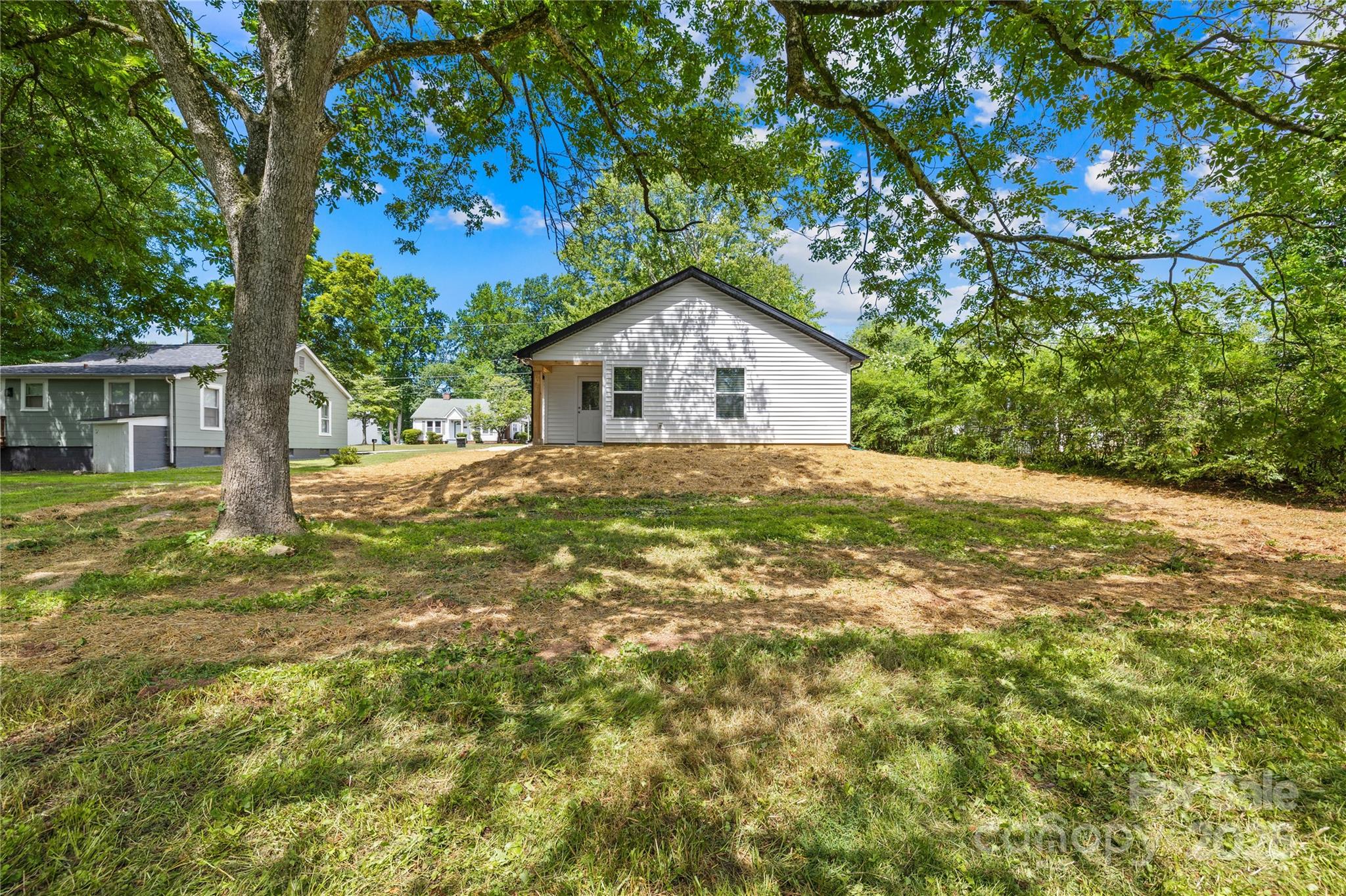 807 S Bostian Street Property Photo 23