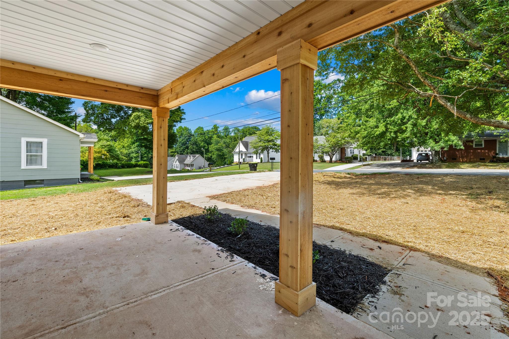 807 S Bostian Street Property Photo 24