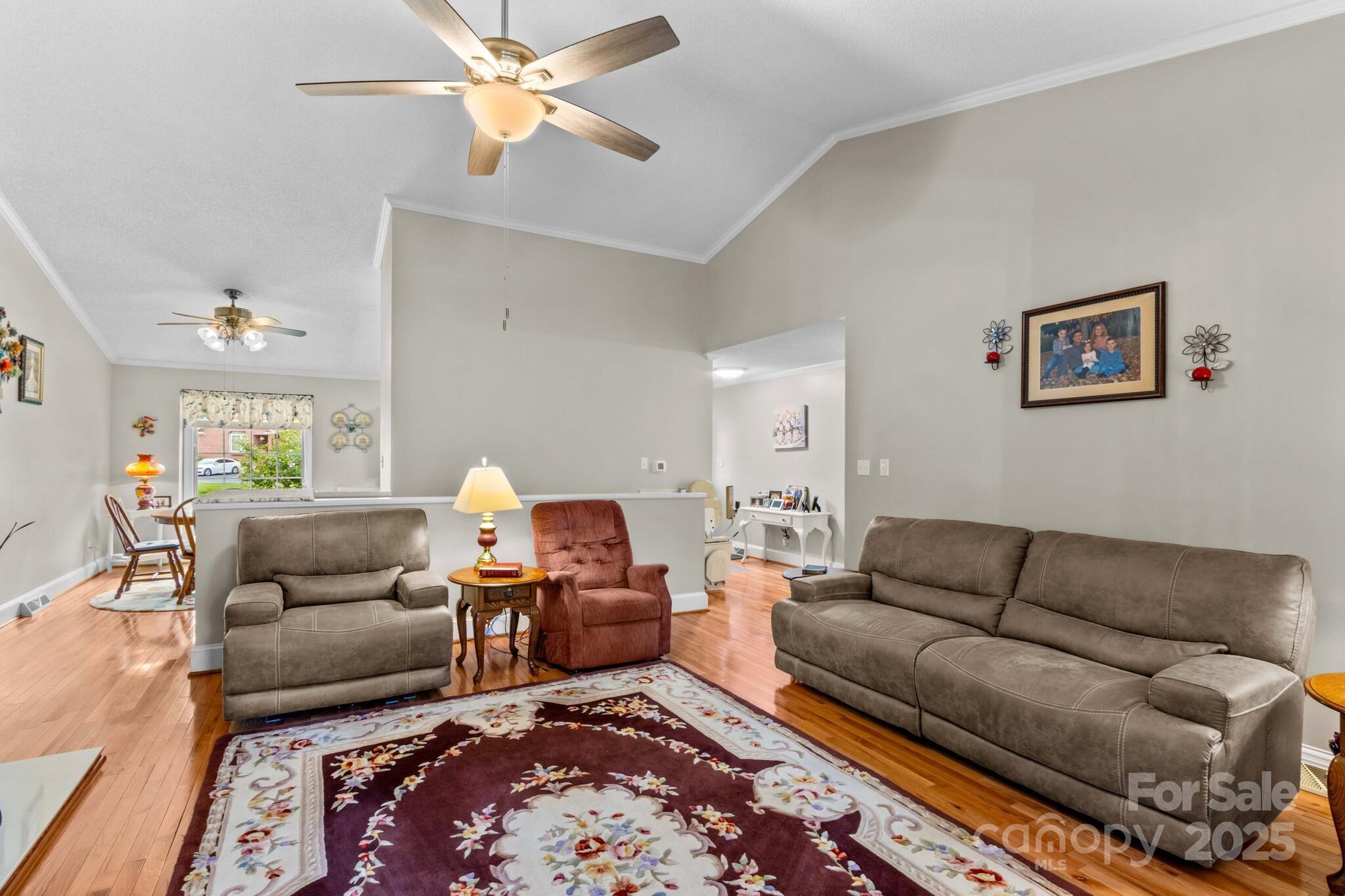 402 Swaim Court Property Photo 12