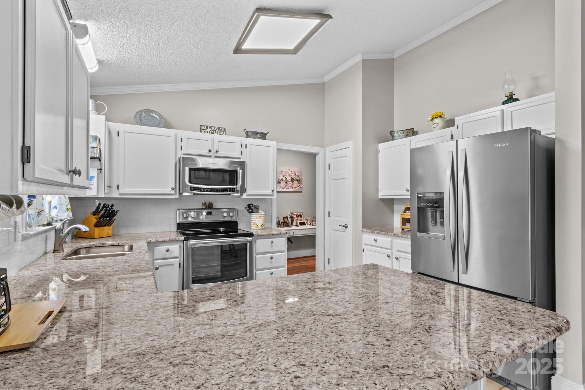 402 Swaim Court Property Photo 16