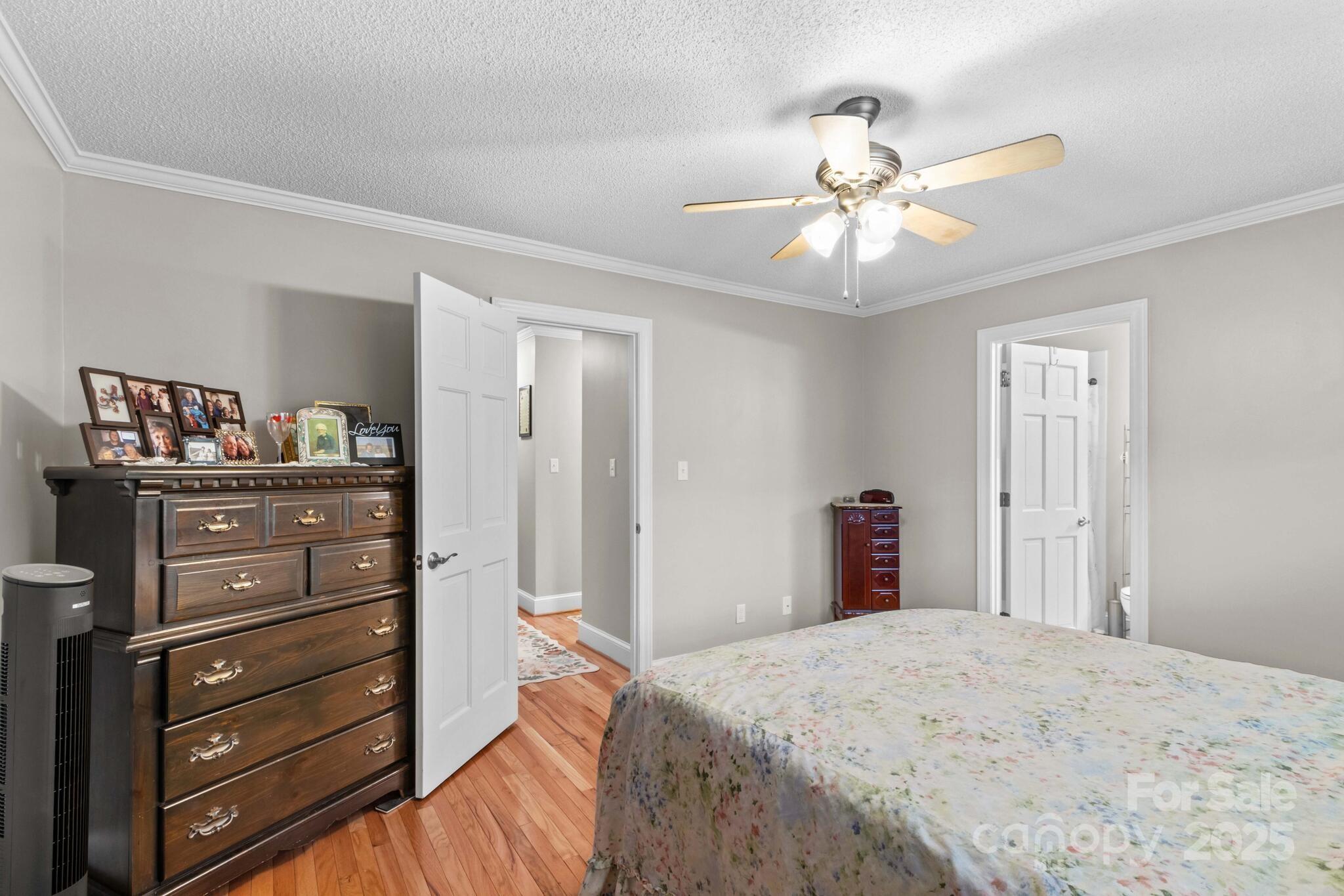 402 Swaim Court Property Photo 20
