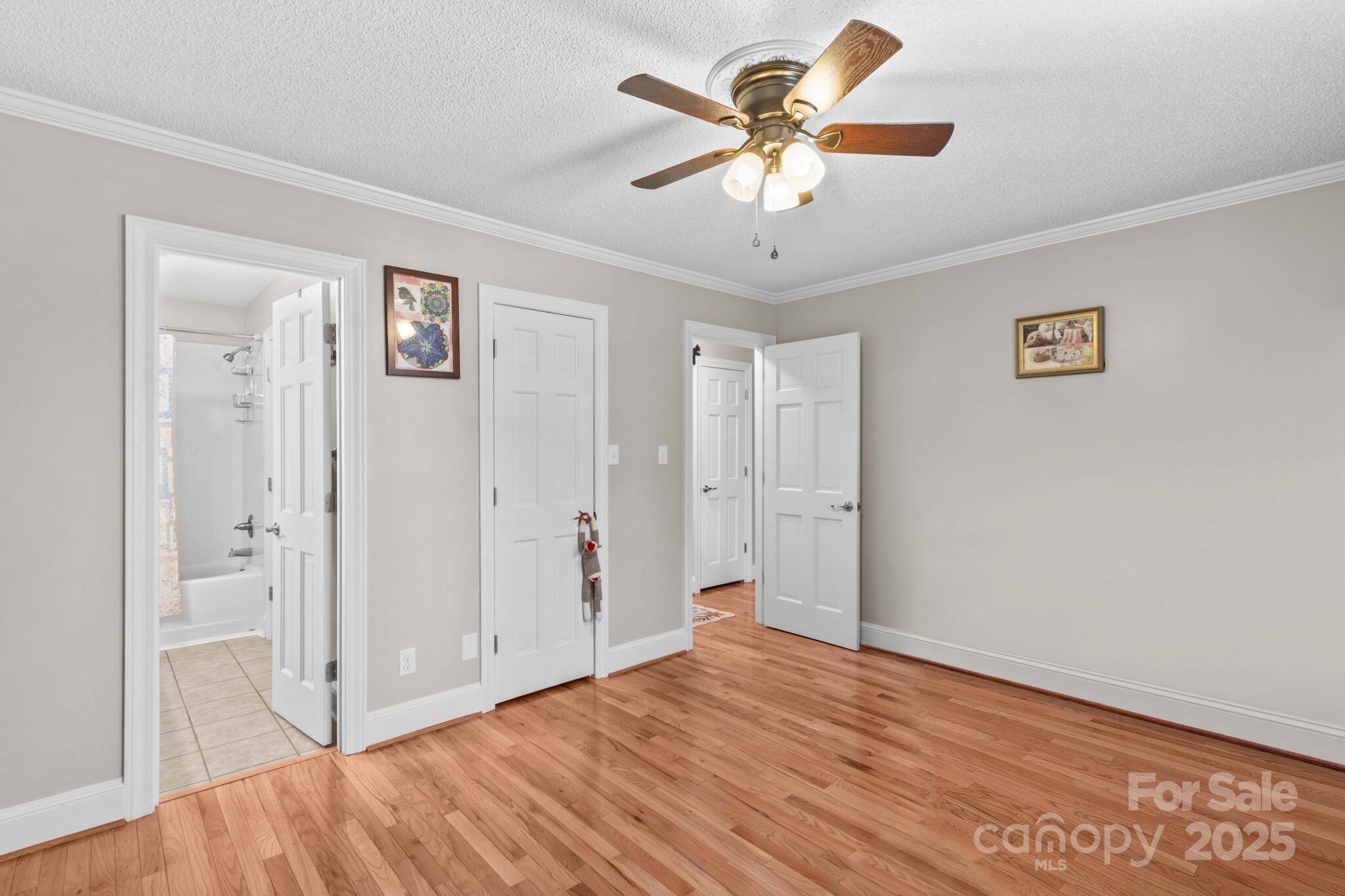 402 Swaim Court Property Photo 25