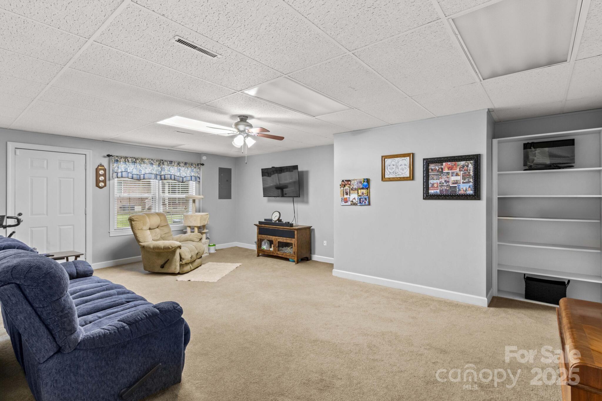 402 Swaim Court Property Photo 29
