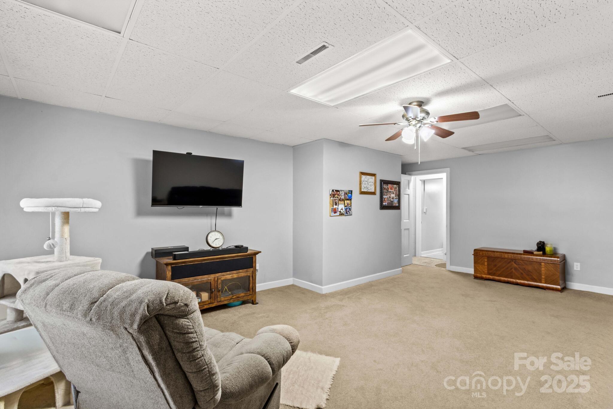 402 Swaim Court Property Photo 30