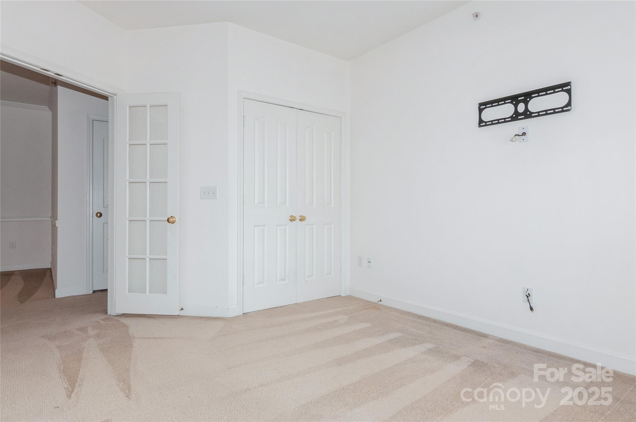 11863 Ridgeway Park Drive Property Photo 4