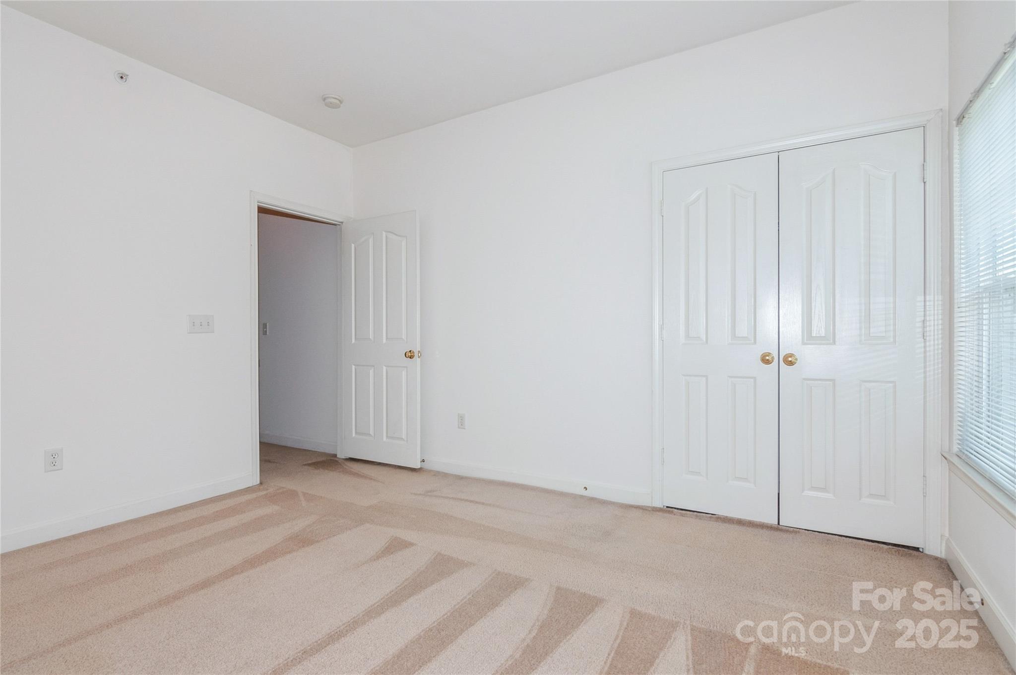 11863 Ridgeway Park Drive Property Photo 6
