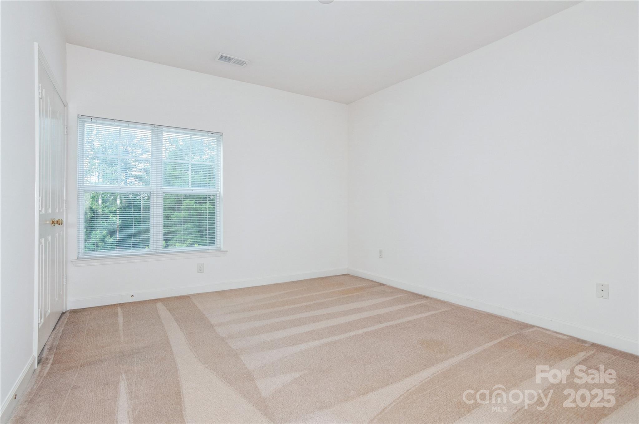 11863 Ridgeway Park Drive Property Photo 7
