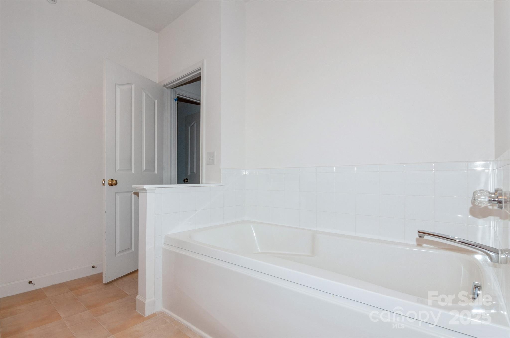 11863 Ridgeway Park Drive Property Photo 11