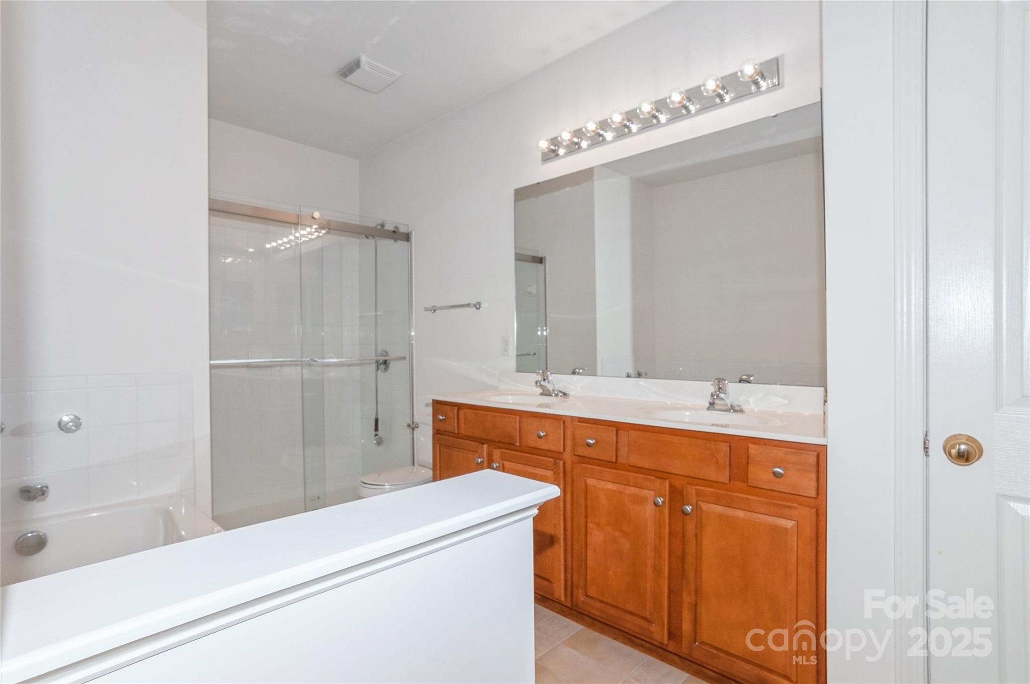 11863 Ridgeway Park Drive Property Photo 15