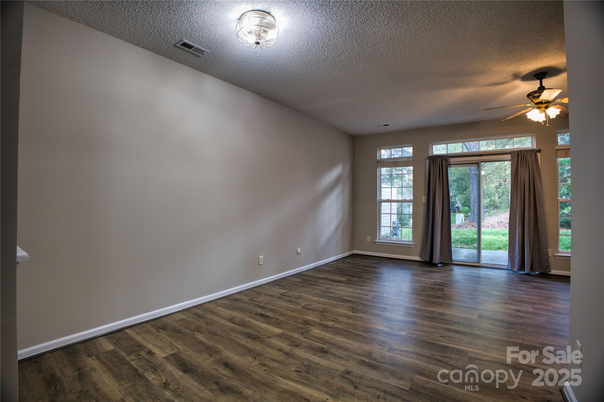 4728 Cottage Oaks Drive Property Photo 4
