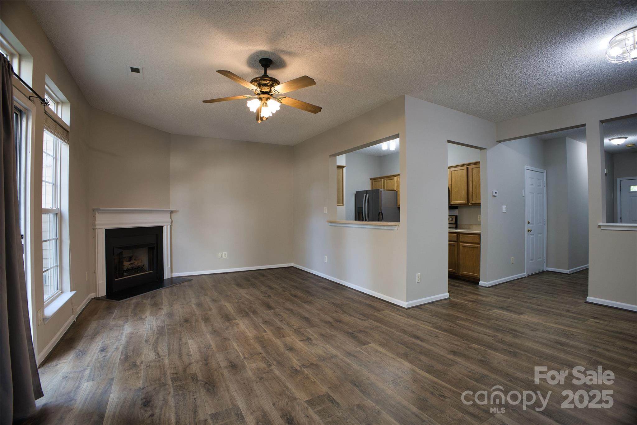 4728 Cottage Oaks Drive Property Photo 8