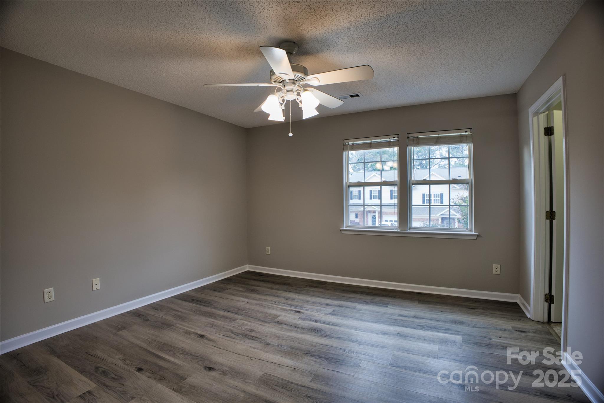 4728 Cottage Oaks Drive Property Photo 12