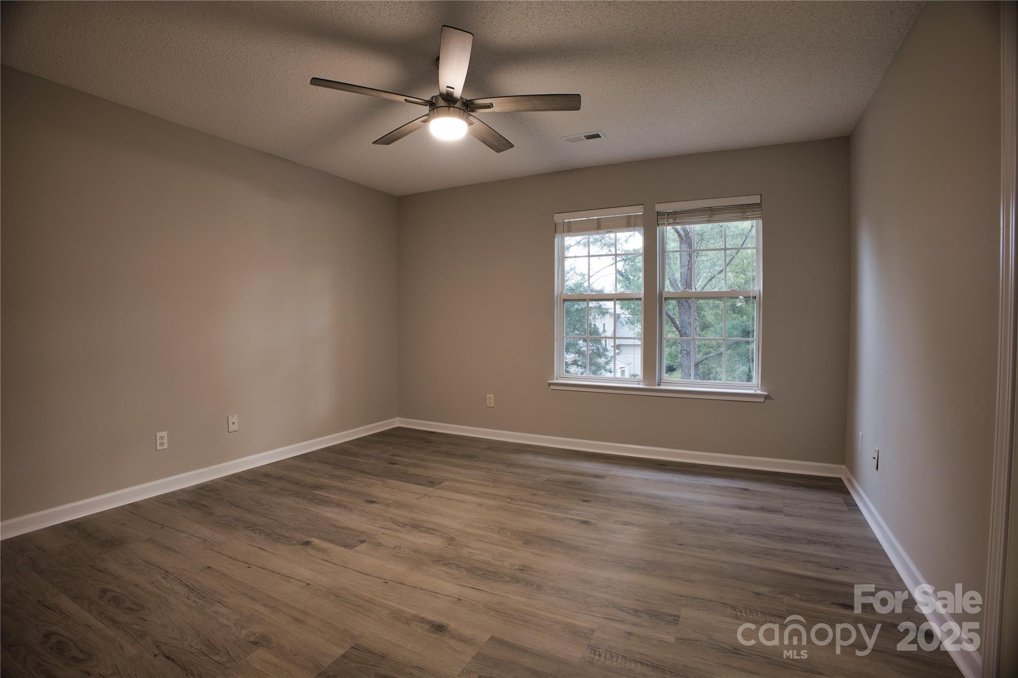 4728 Cottage Oaks Drive Property Photo 16