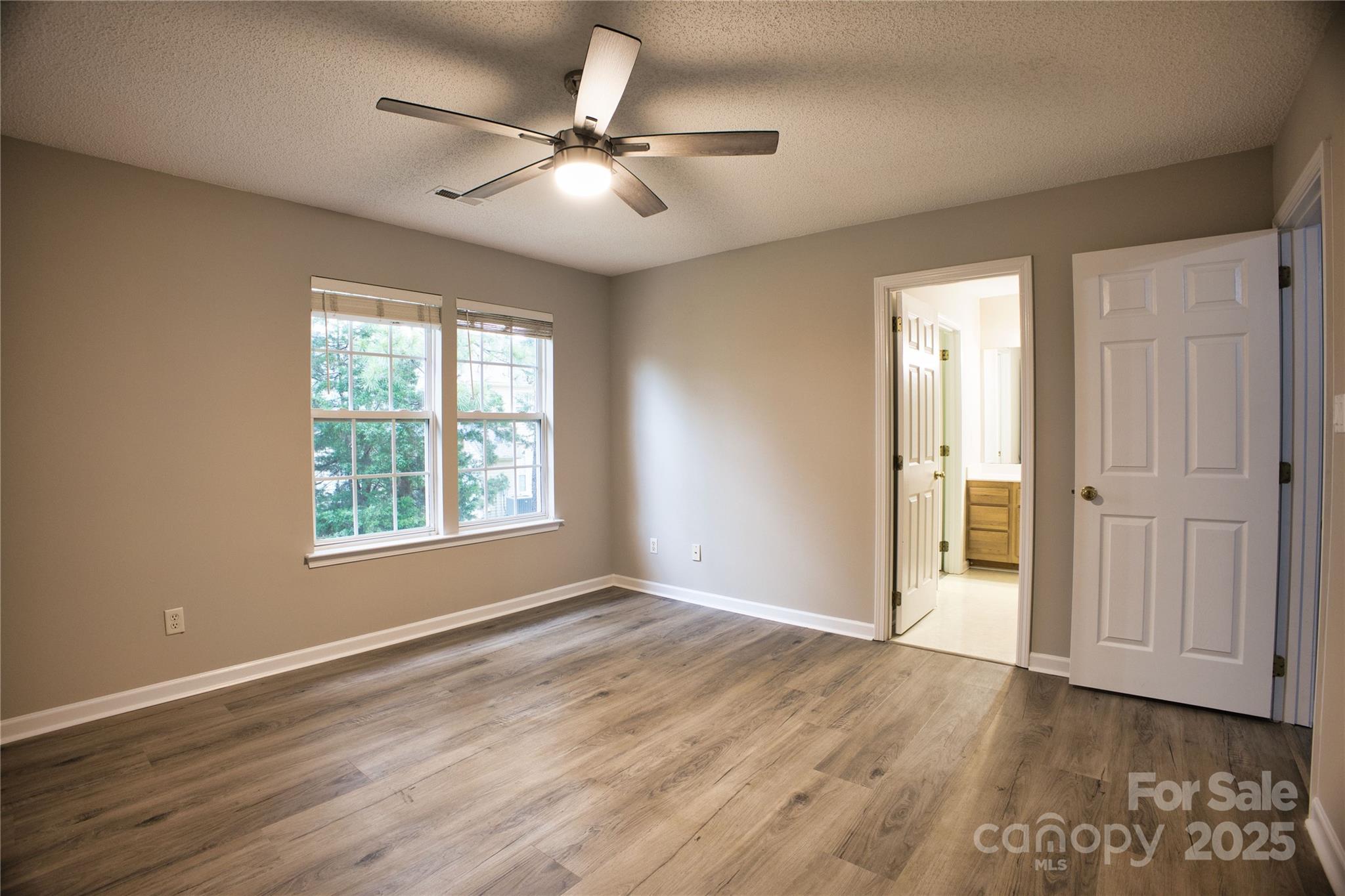 4728 Cottage Oaks Drive Property Photo 17