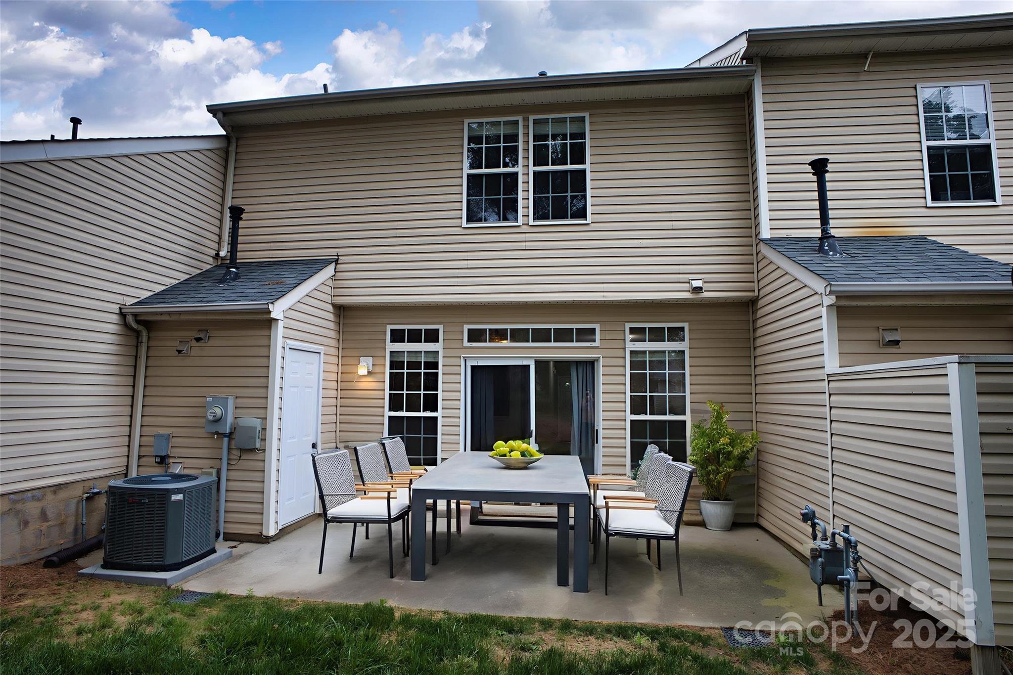 4728 Cottage Oaks Drive Property Photo 19