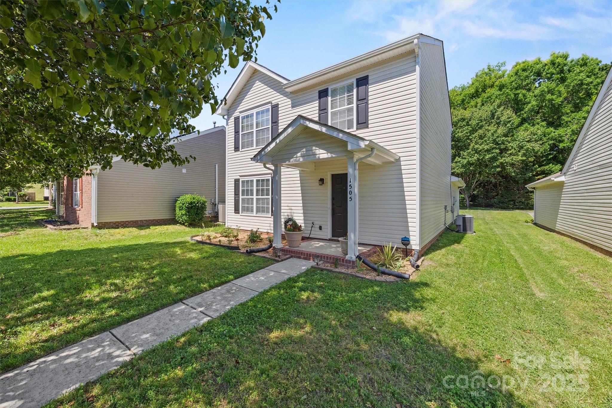 1505 Tuckers Glenn Drive Property Photo 2