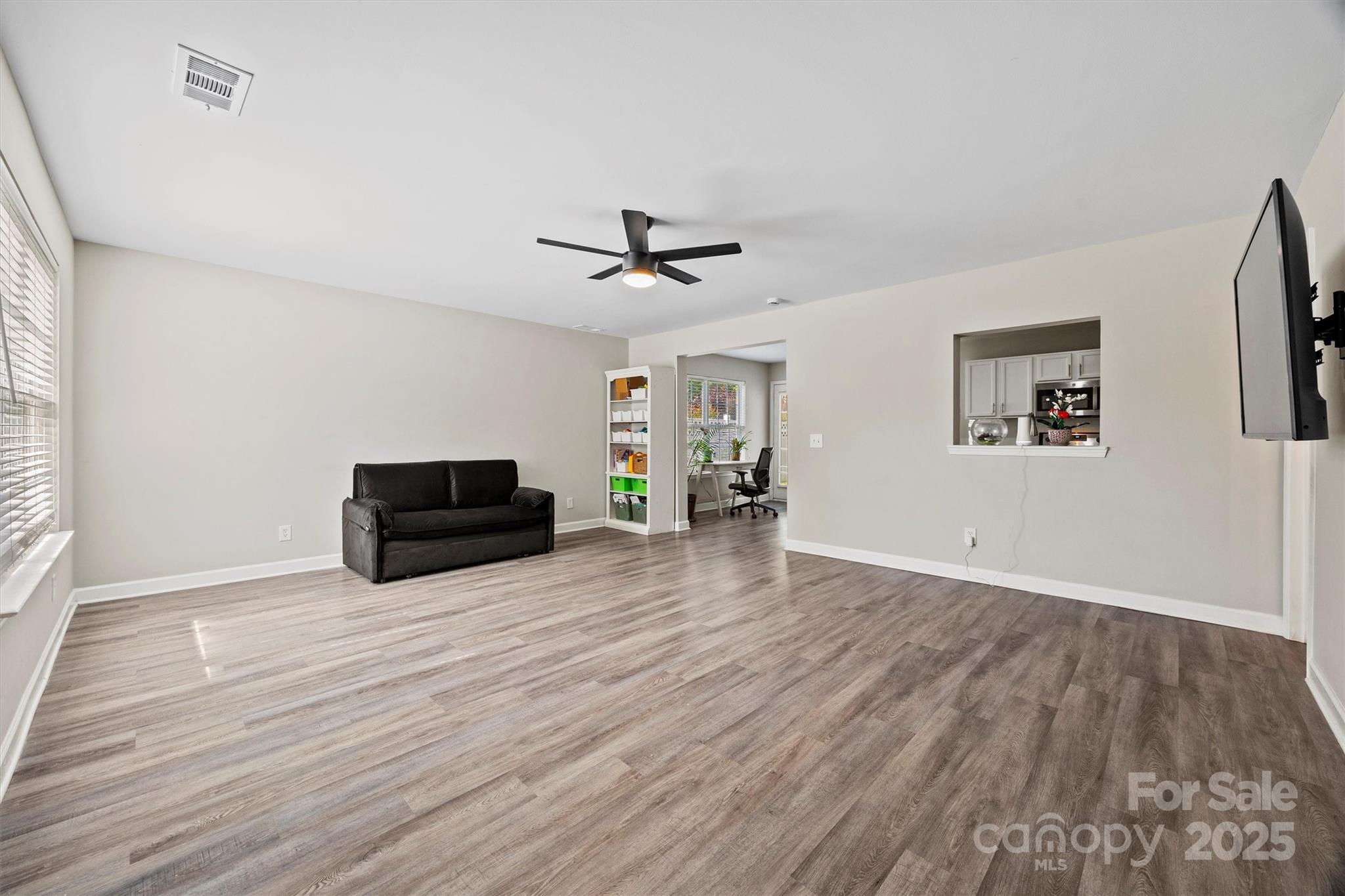 1505 Tuckers Glenn Drive Property Photo 6