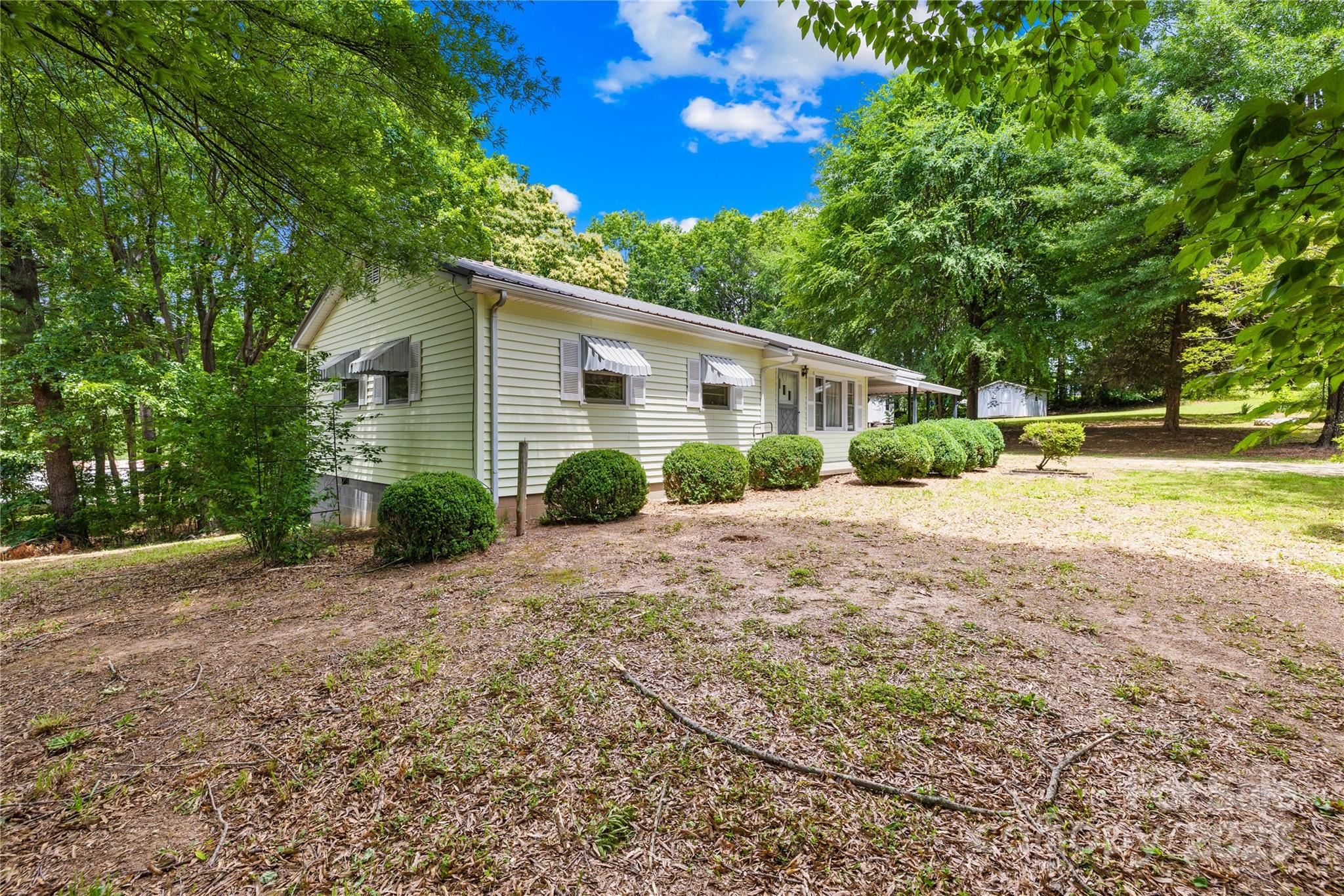 208 Lipe Road Property Photo 3