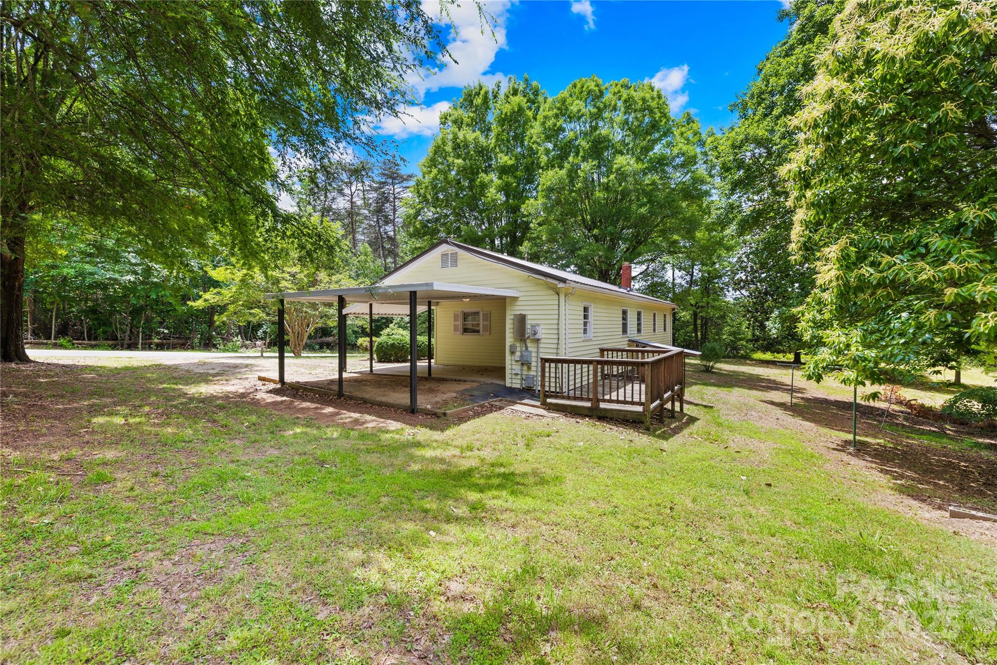 208 Lipe Road Property Photo 8