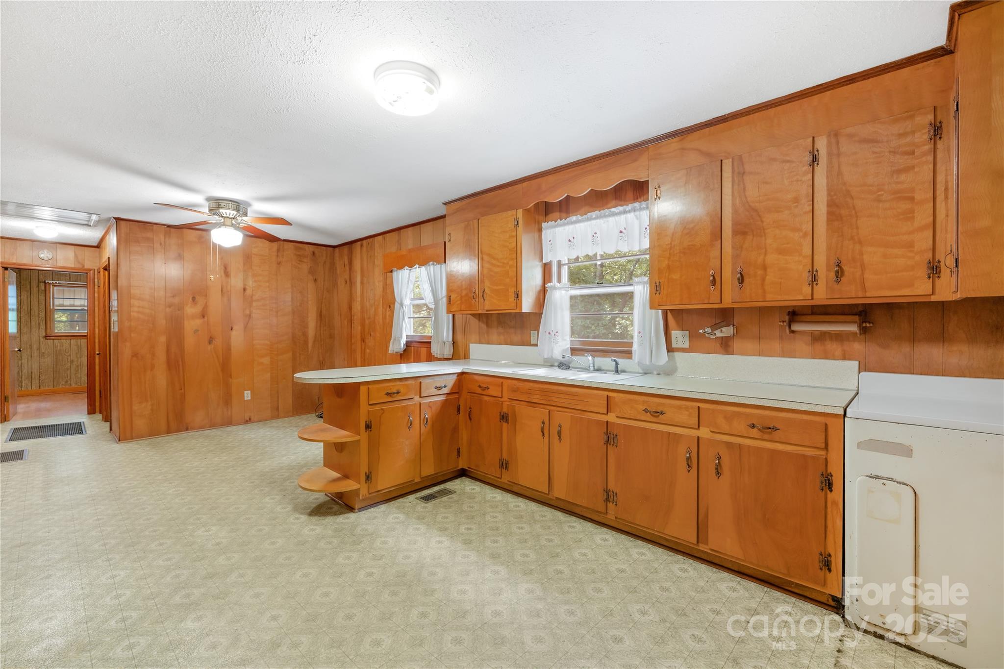 208 Lipe Road Property Photo 13