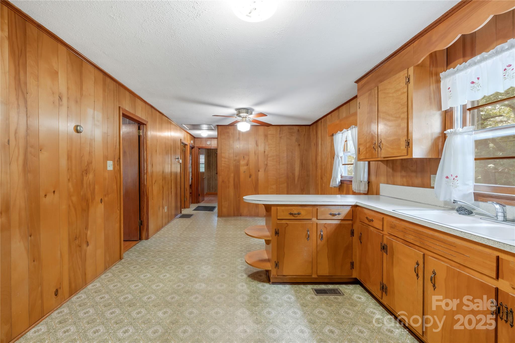 208 Lipe Road Property Photo 14
