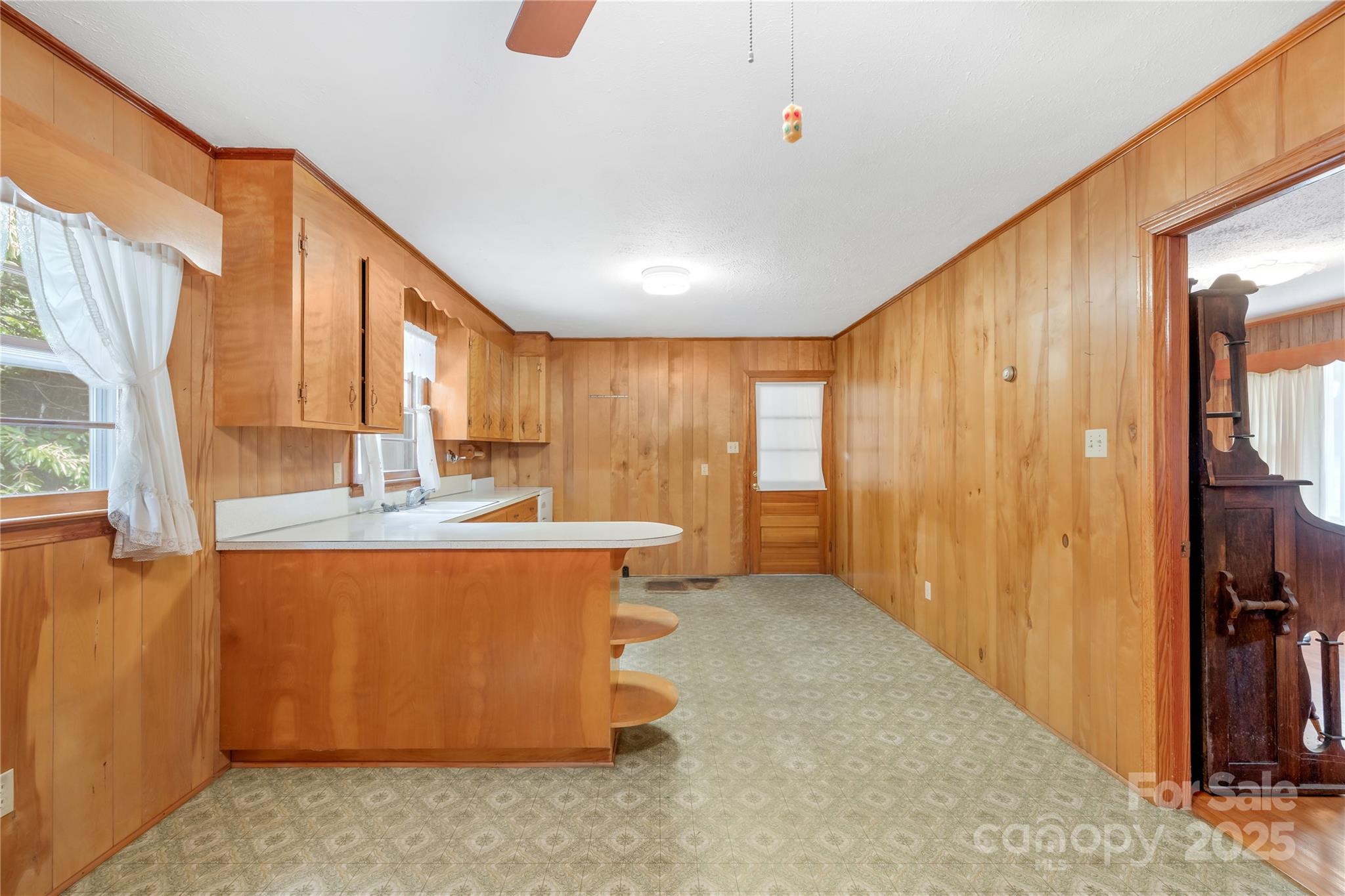 208 Lipe Road Property Photo 15