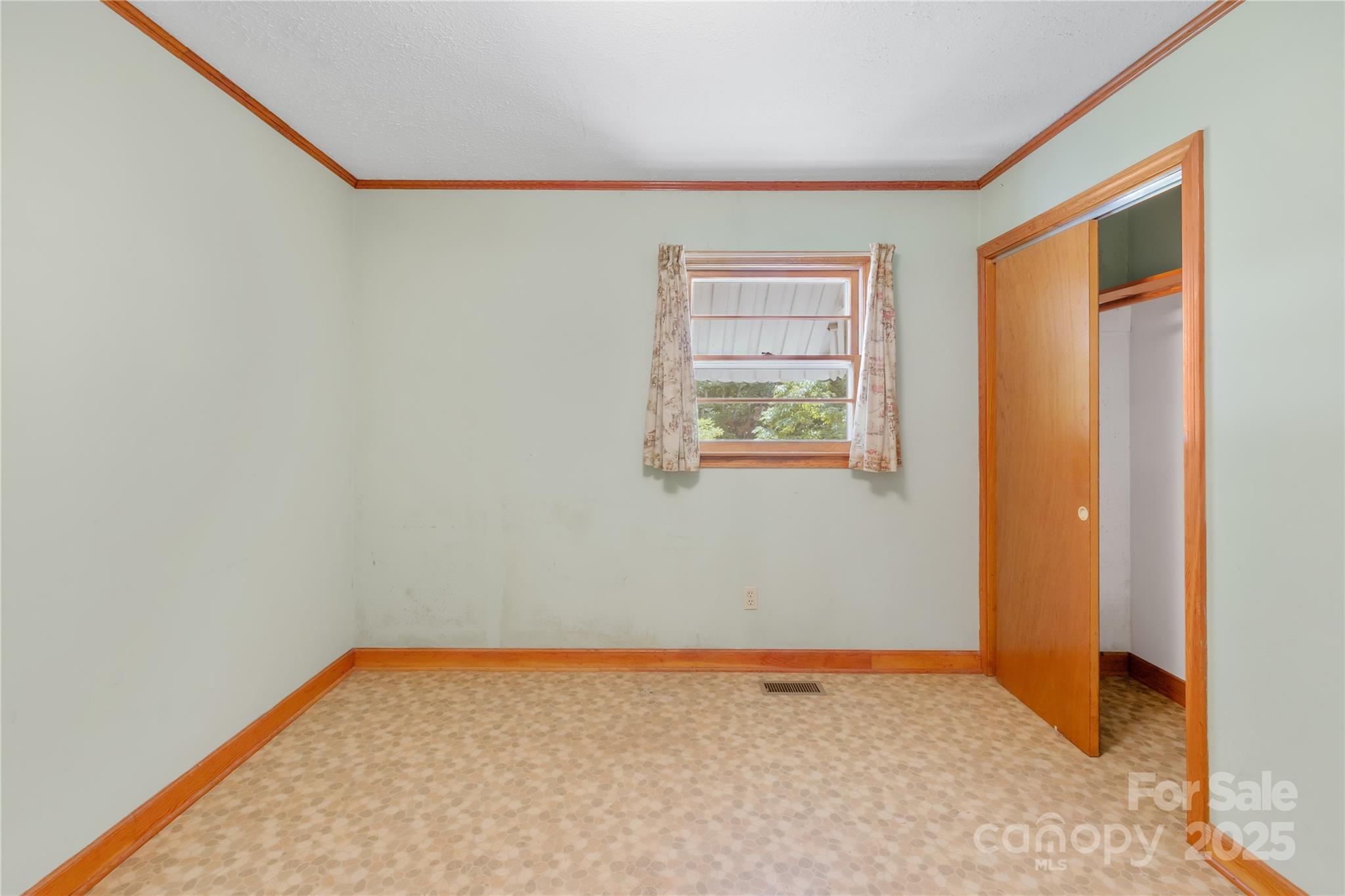 208 Lipe Road Property Photo 21