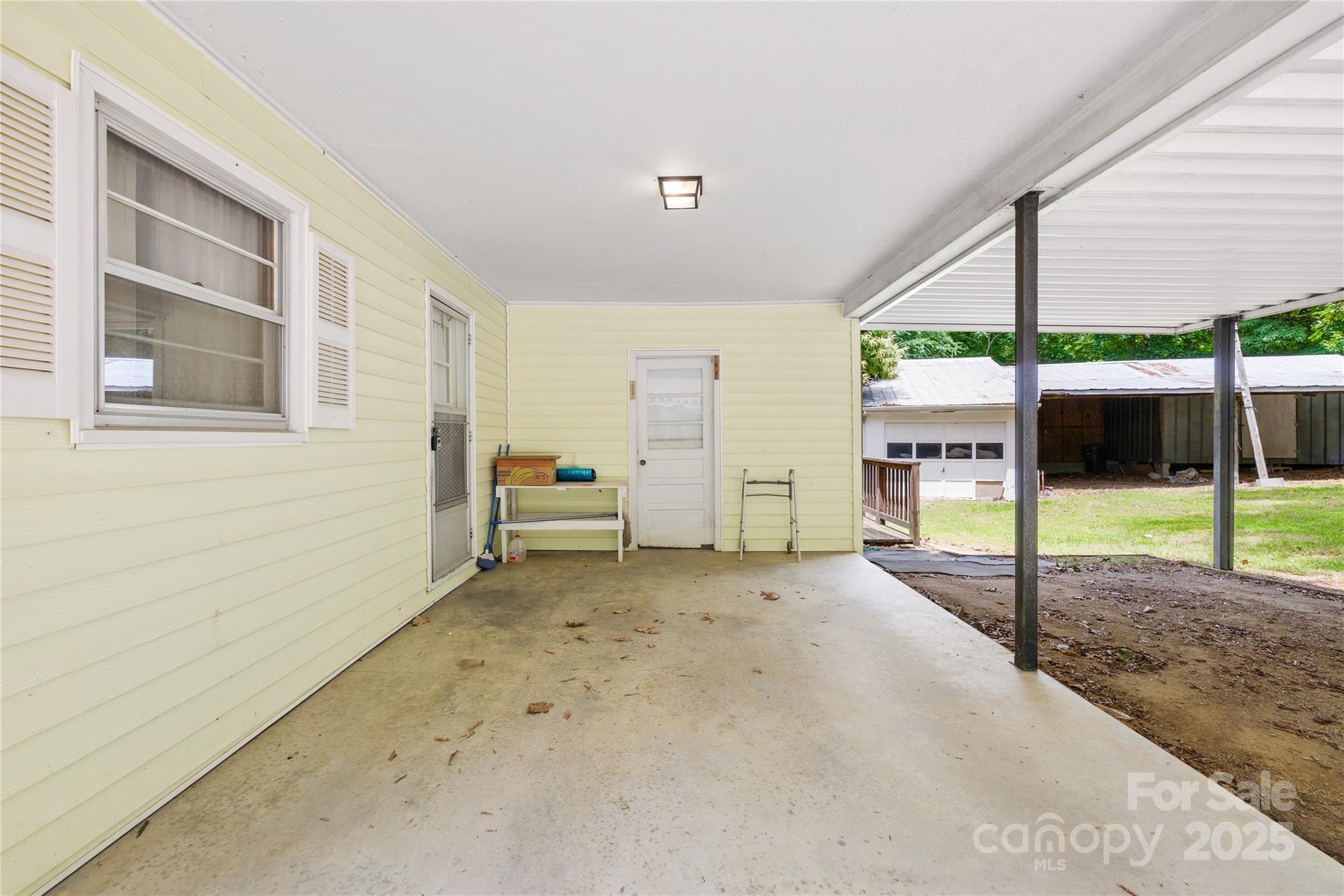 208 Lipe Road Property Photo 23