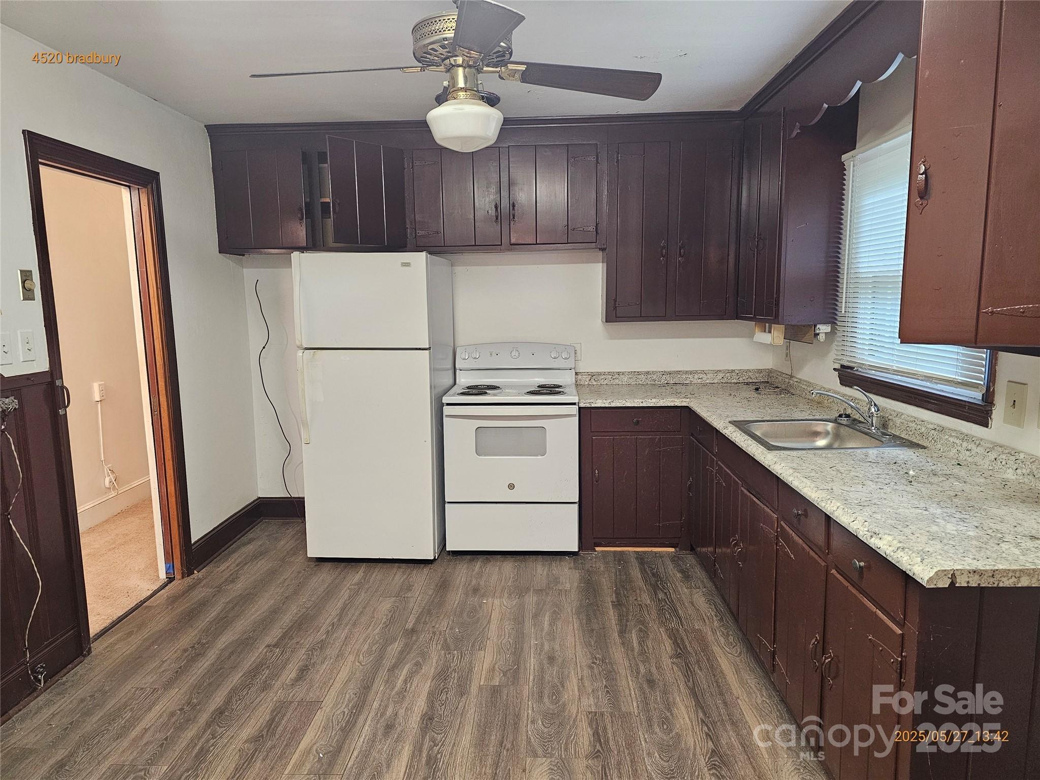 4520 Bradbury Drive Property Photo 8