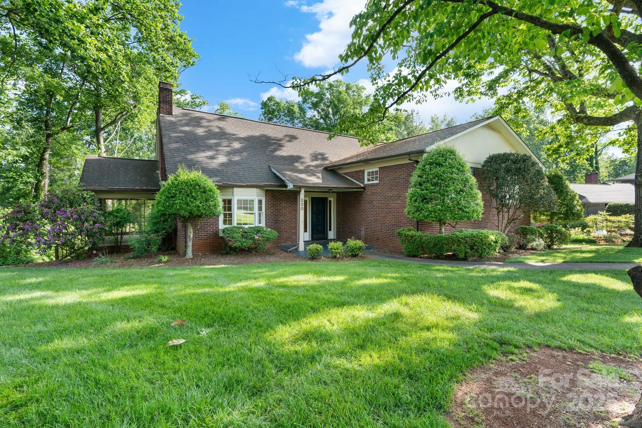220 West Park Drive Property Photo 1
