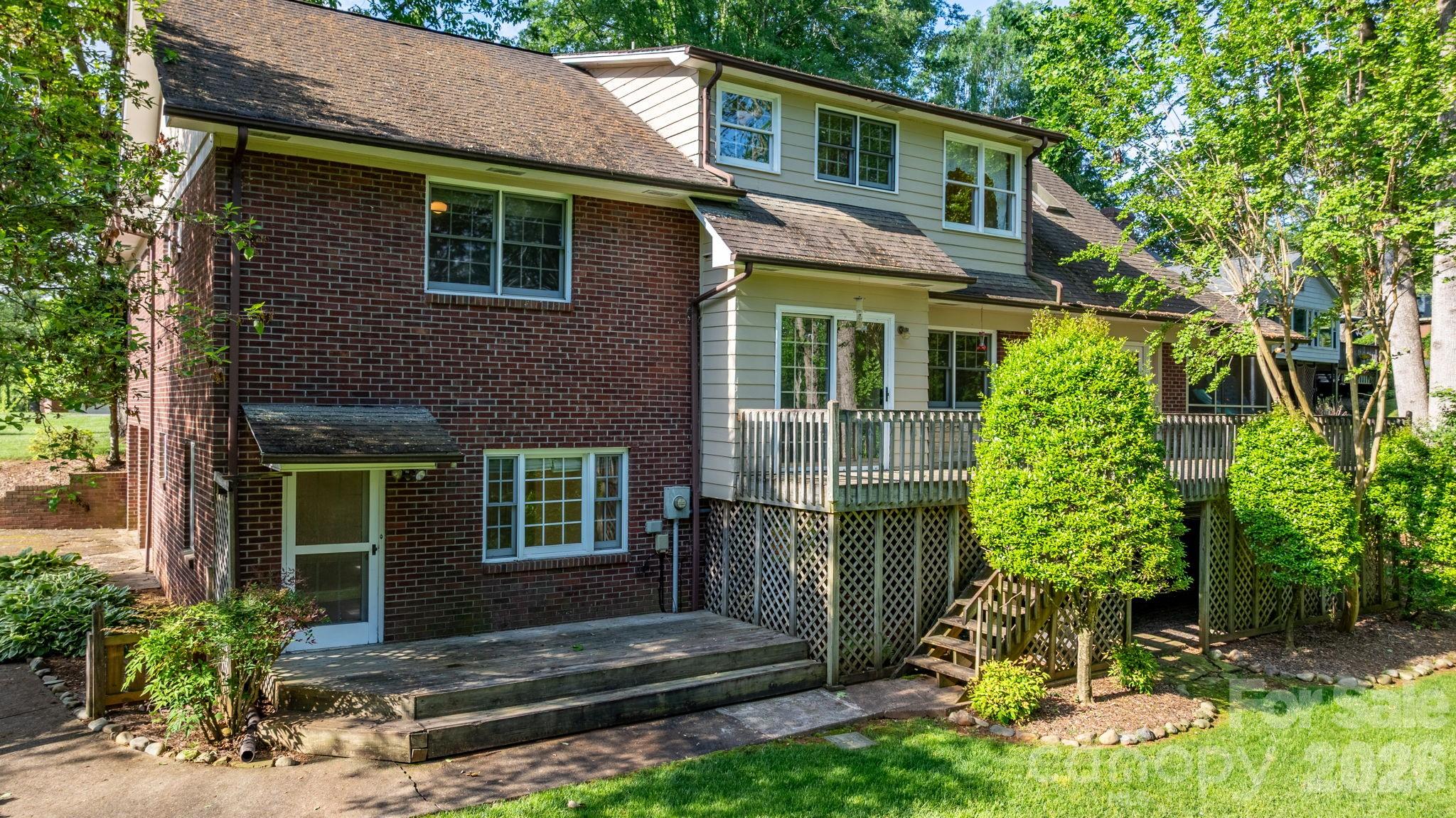 220 West Park Drive Property Photo 1