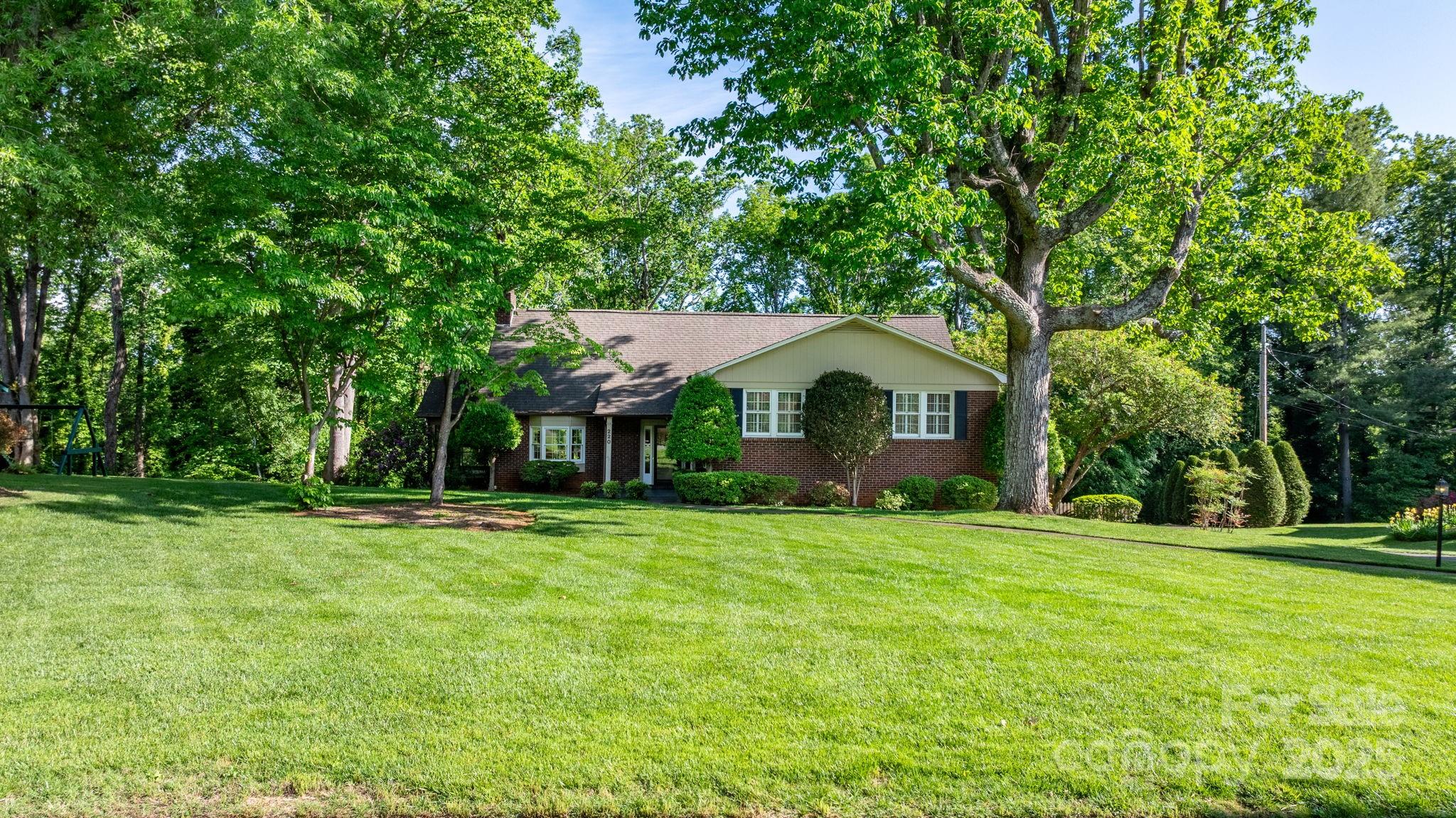 220 West Park Drive Property Photo 3