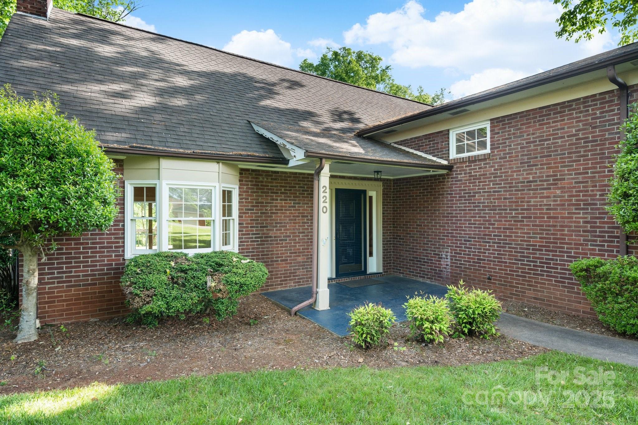 220 West Park Drive Property Photo 5