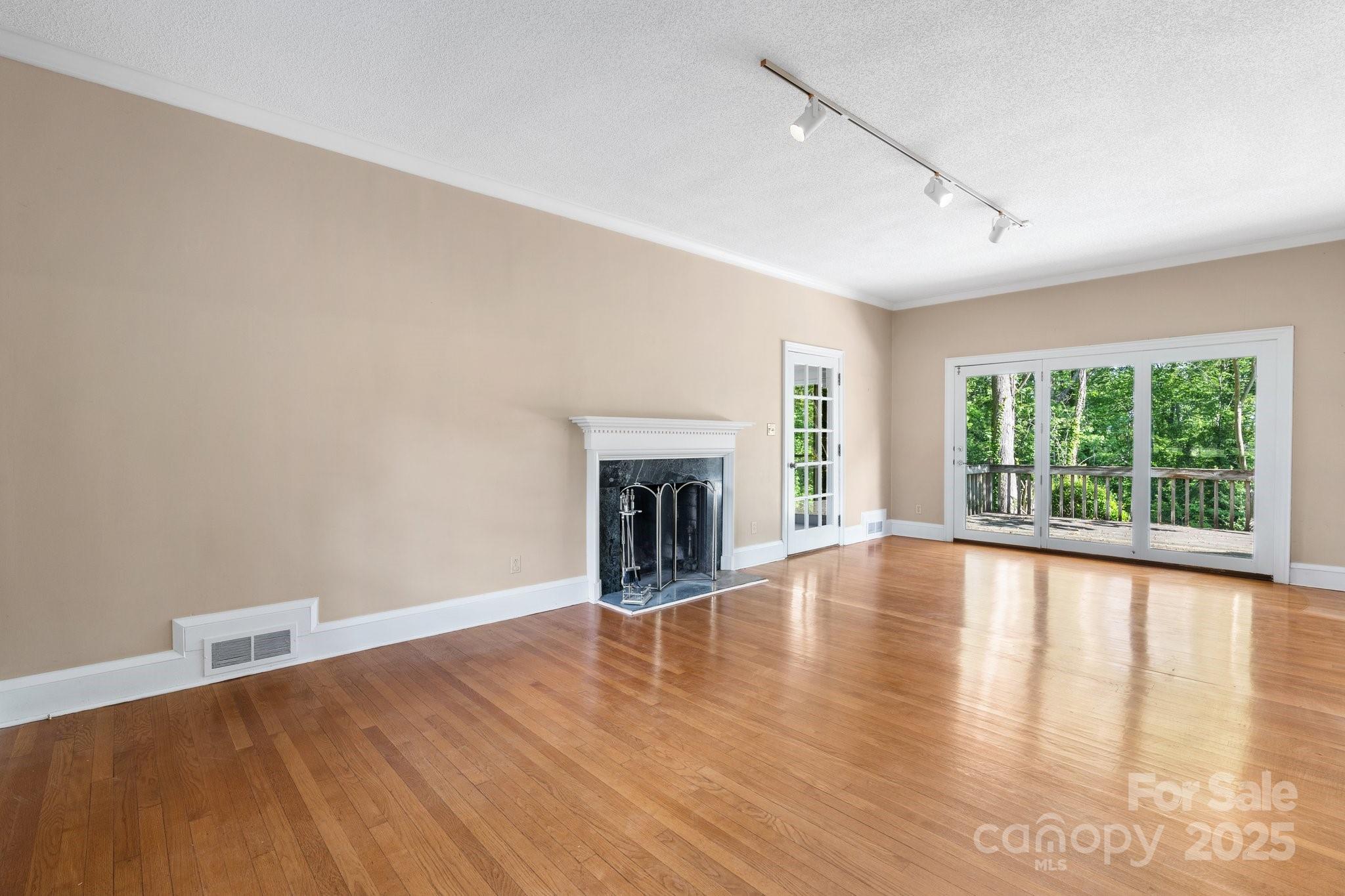 220 West Park Drive Property Photo 12
