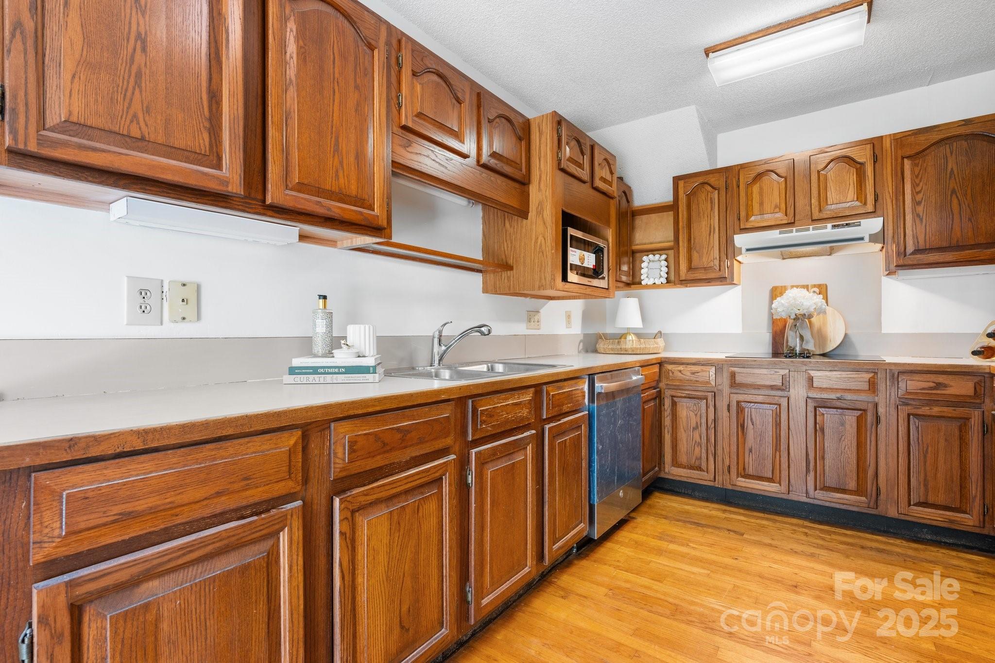 220 West Park Drive Property Photo 18