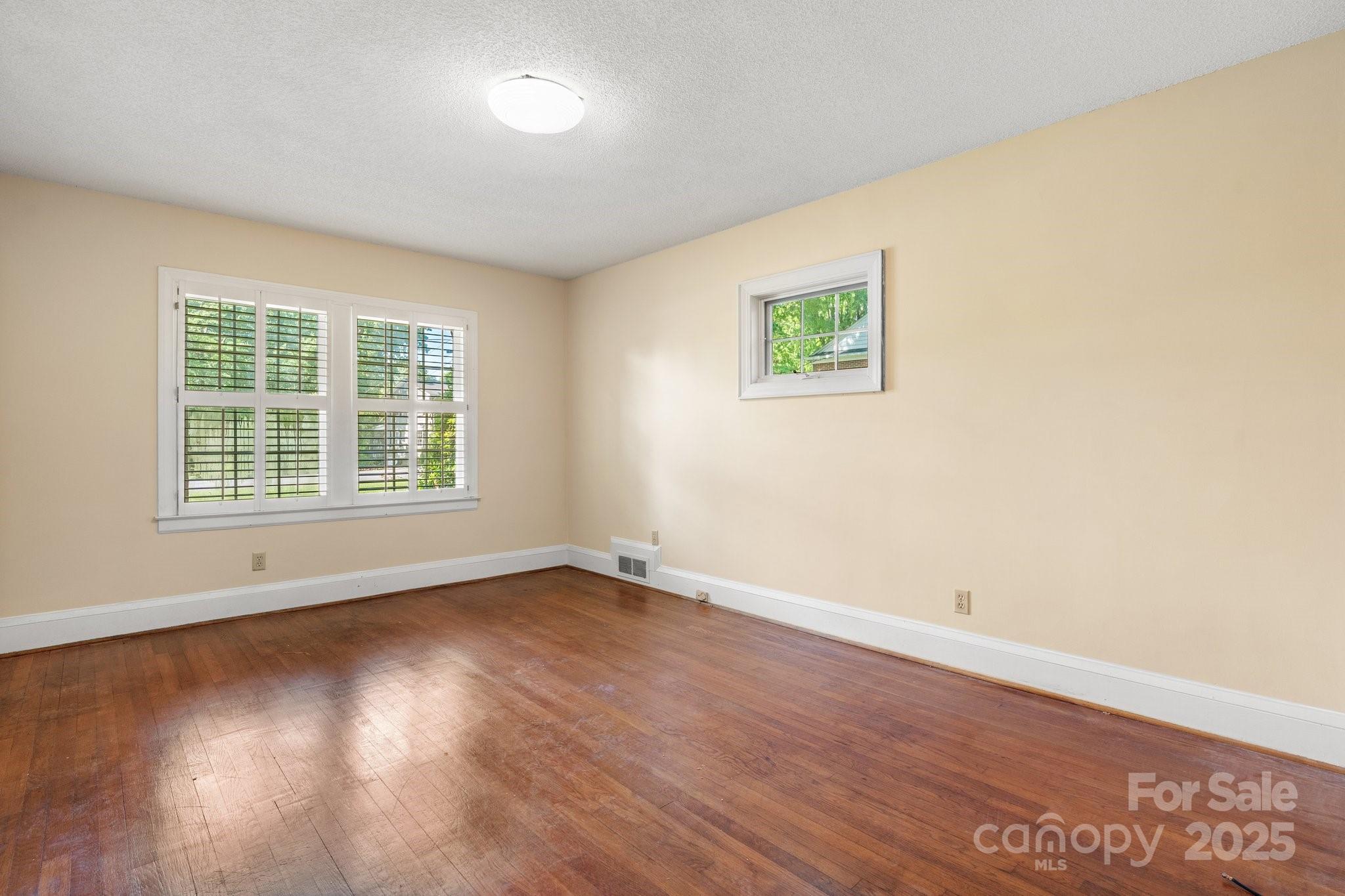 220 West Park Drive Property Photo 27