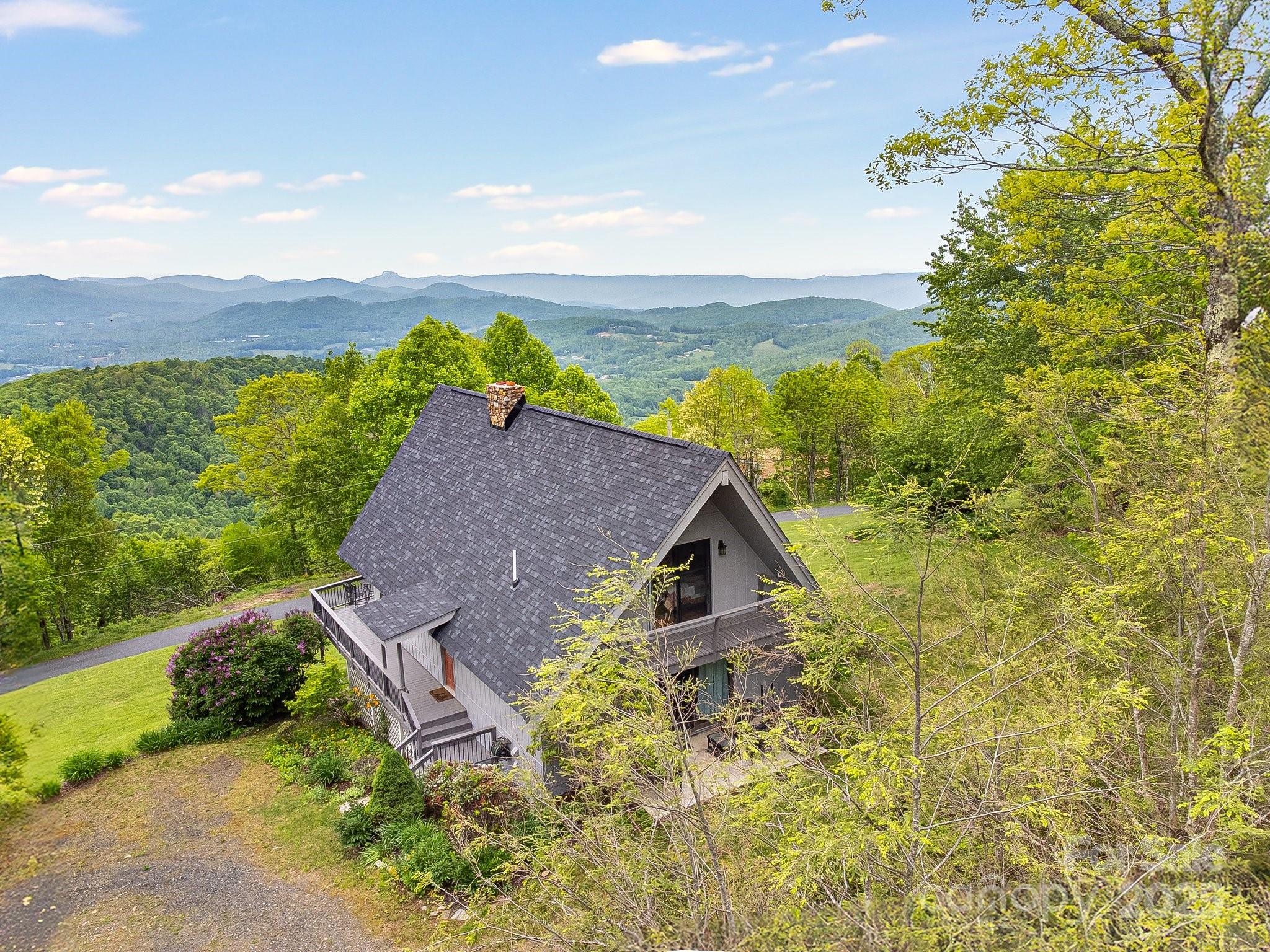 871 Rich Knob Road Property Photo 1