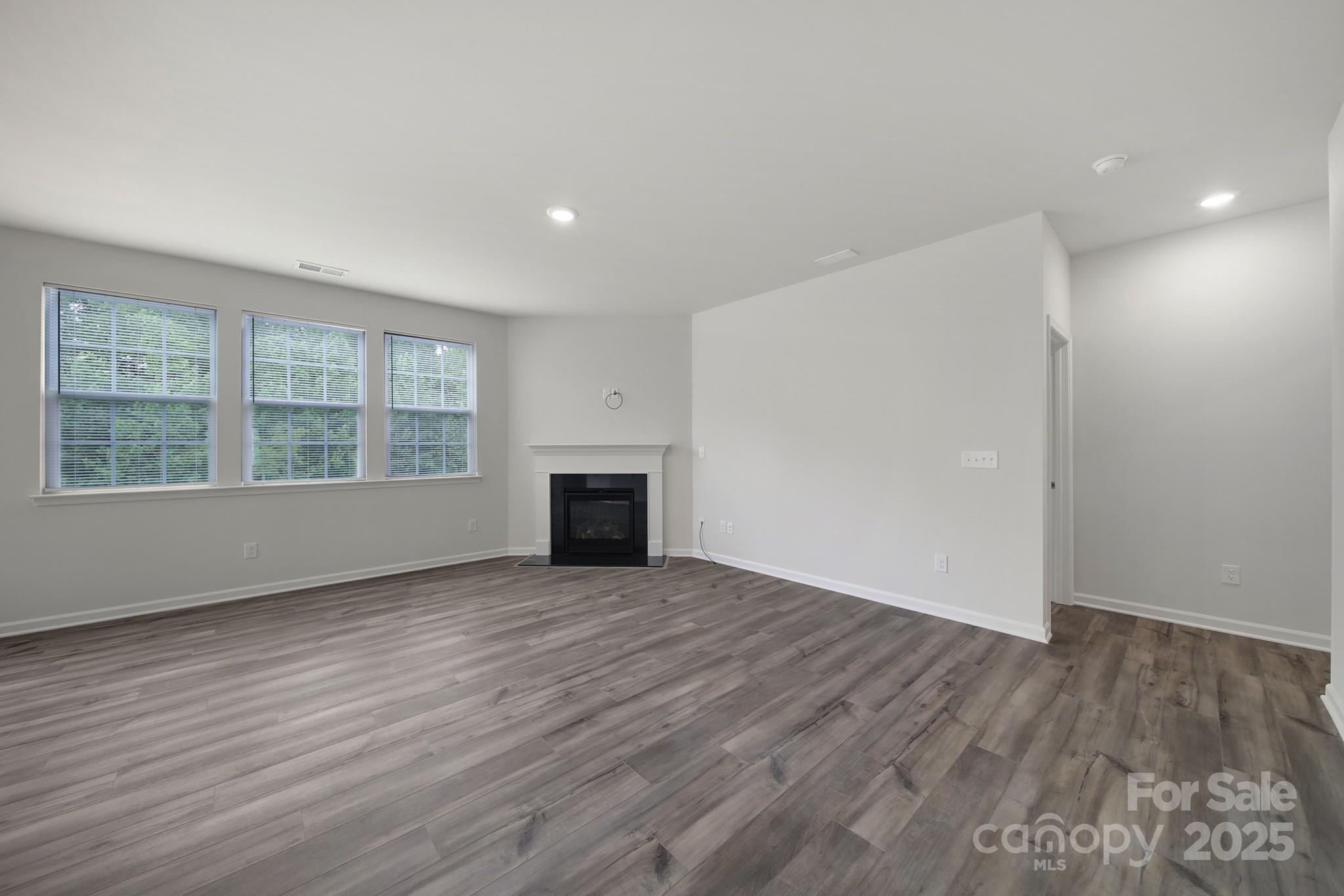 300 Kennerly Center Drive Property Photo 9