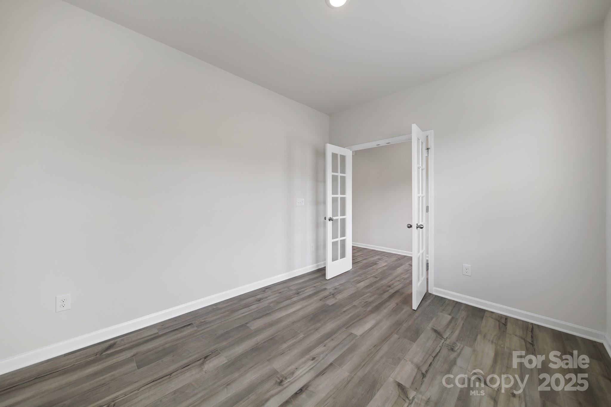 300 Kennerly Center Drive Property Photo 13