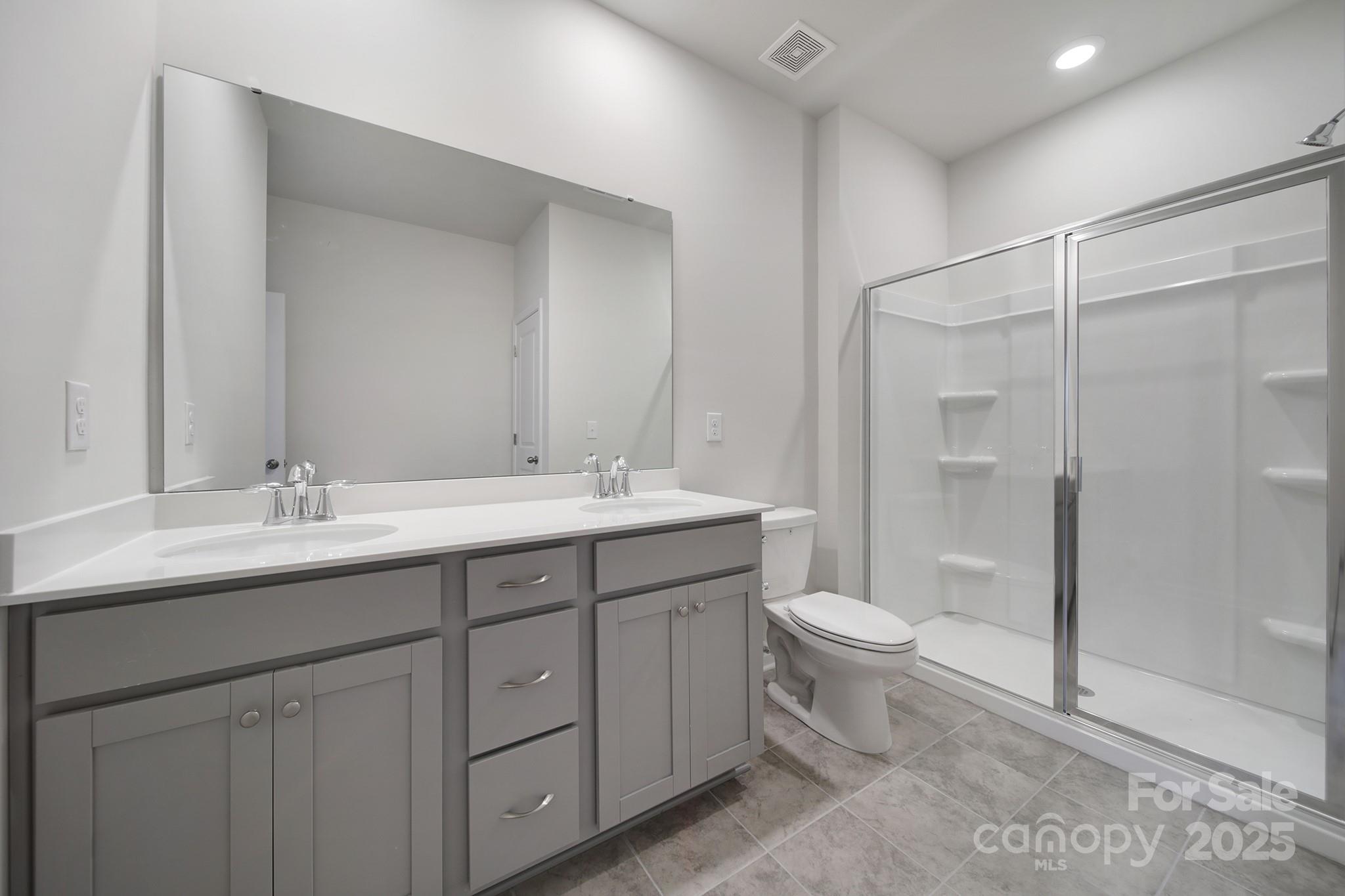 300 Kennerly Center Drive Property Photo 17