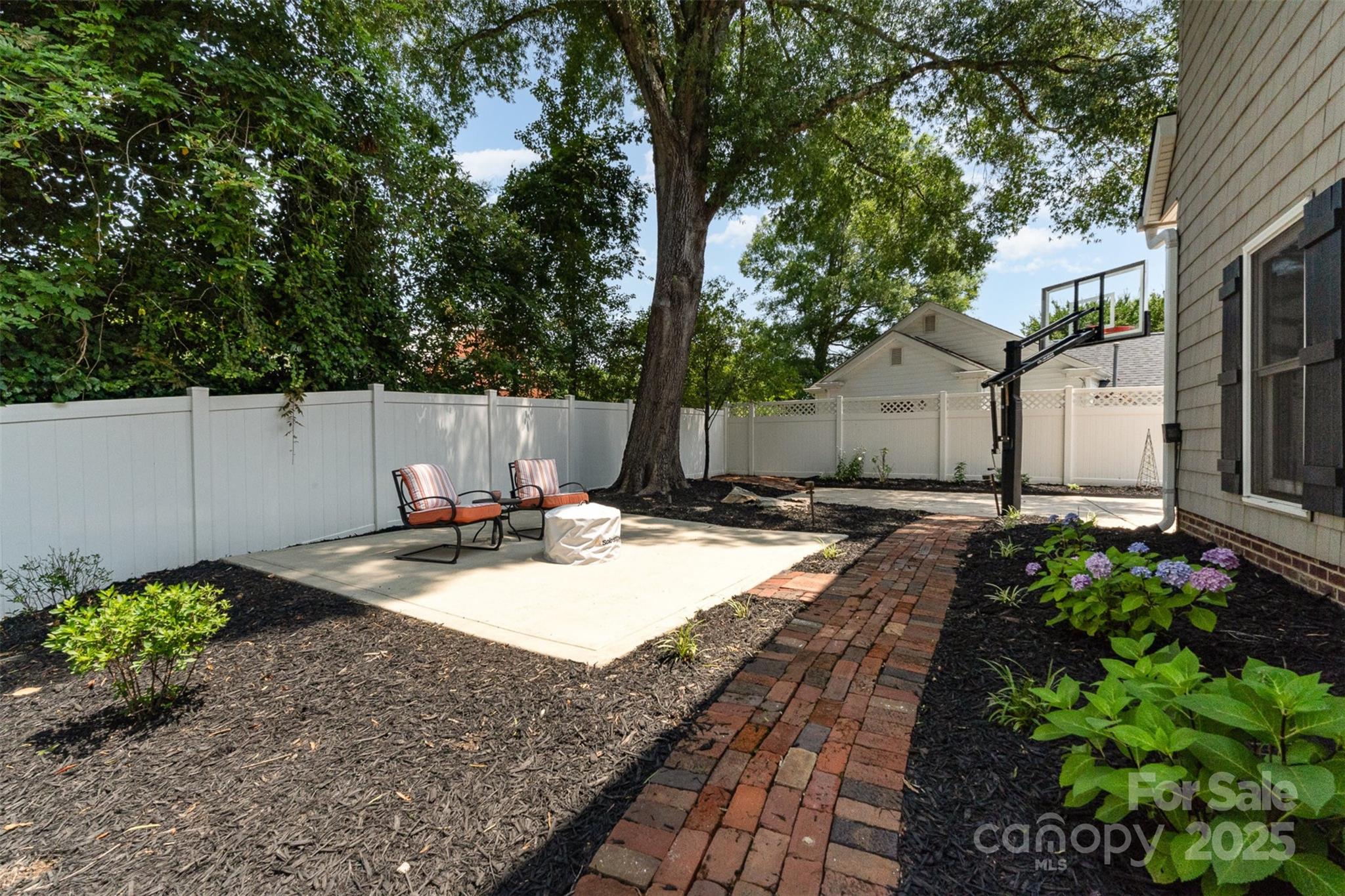 141 Eastover Drive Property Photo 2