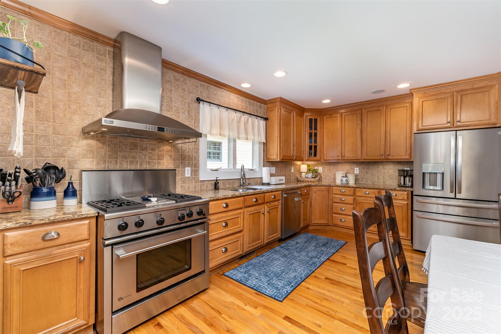 141 Eastover Drive Property Photo 3