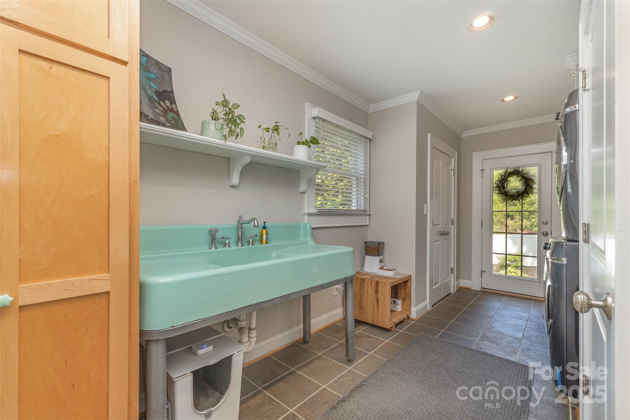 141 Eastover Drive Property Photo 22
