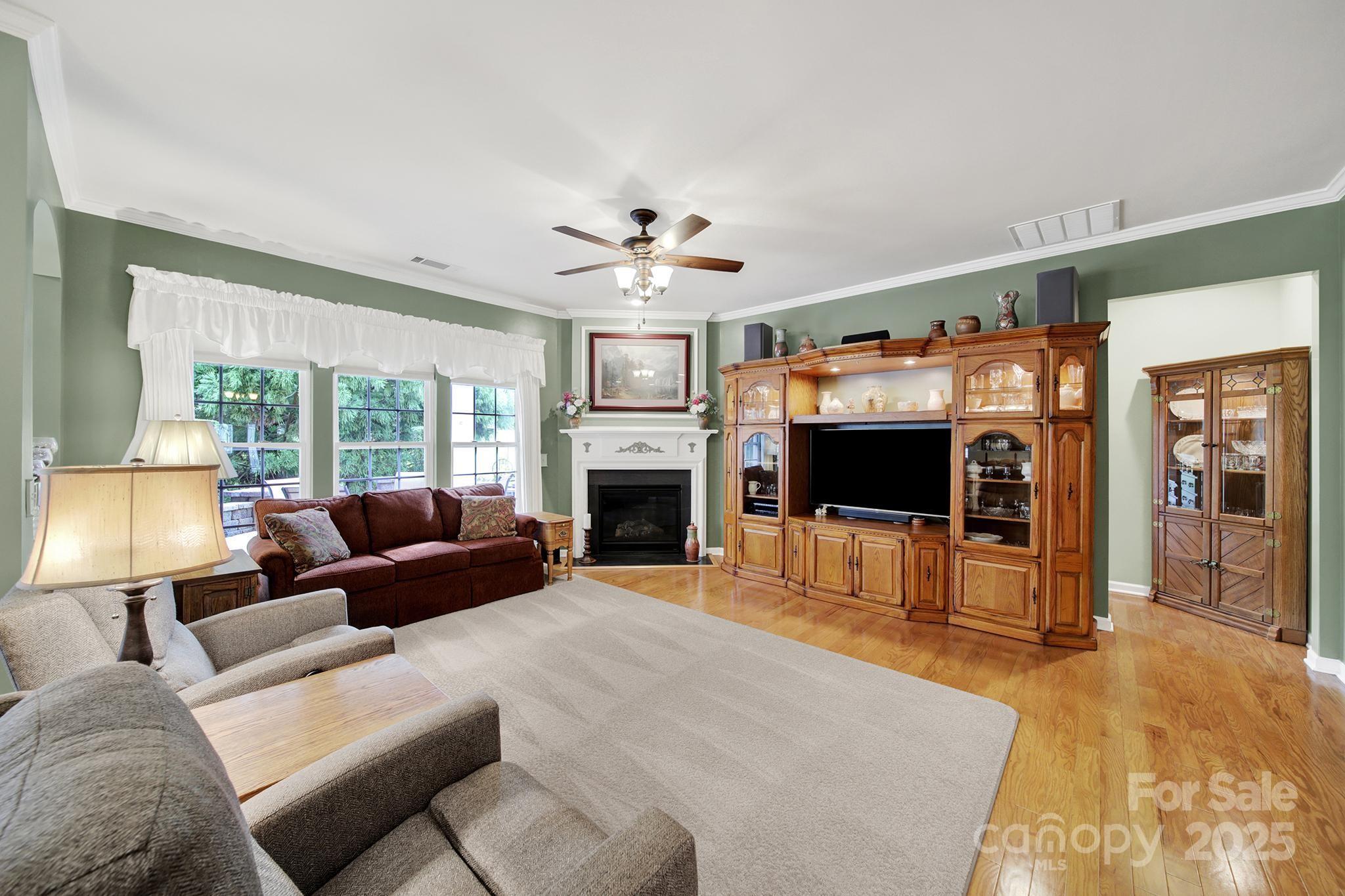 2213 Hartwell Lane 84 Property Photo 7