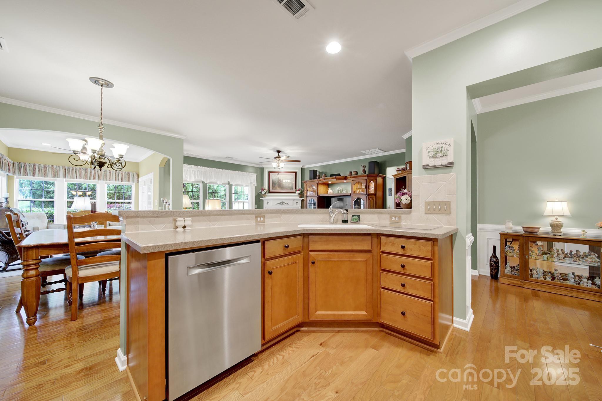 2213 Hartwell Lane 84 Property Photo 11