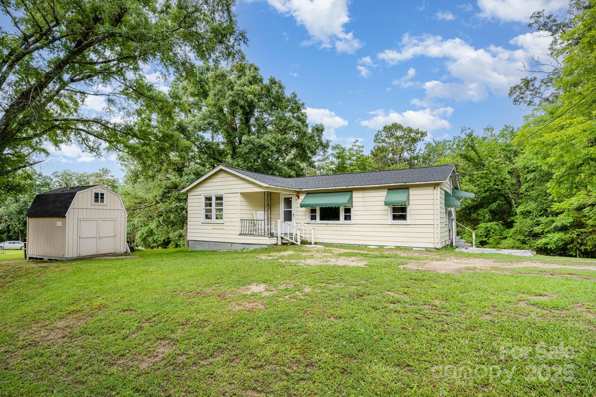 8334 Oaktree Road Property Photo 1