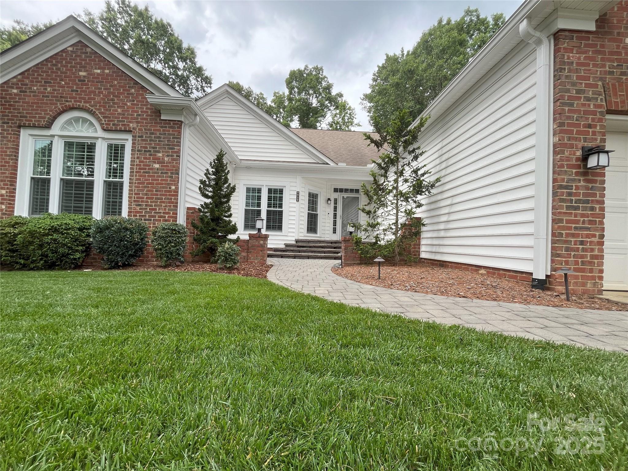 5929 Waterelm Lane Property Photo 2