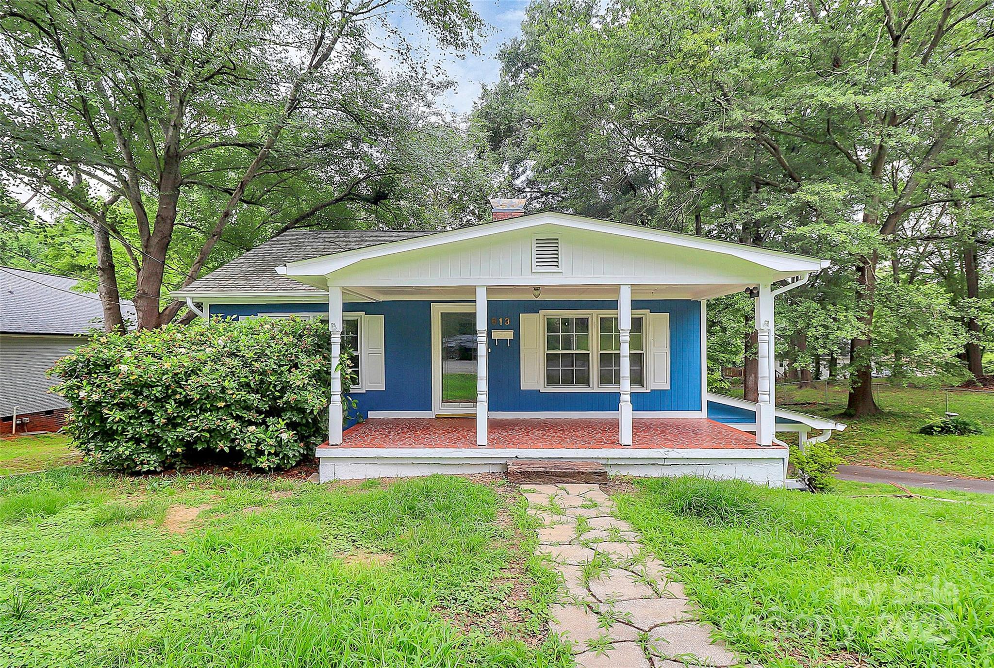 613 N Rhyne Street Property Photo